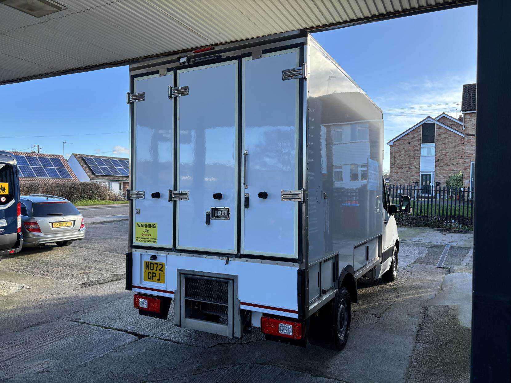 Mercedes-Benz Sprinter 2.0 315 CDI Progressive Temperature Controlled with standby Diesel Manual RWD L2 Euro 6 (s/s) (150 ps)