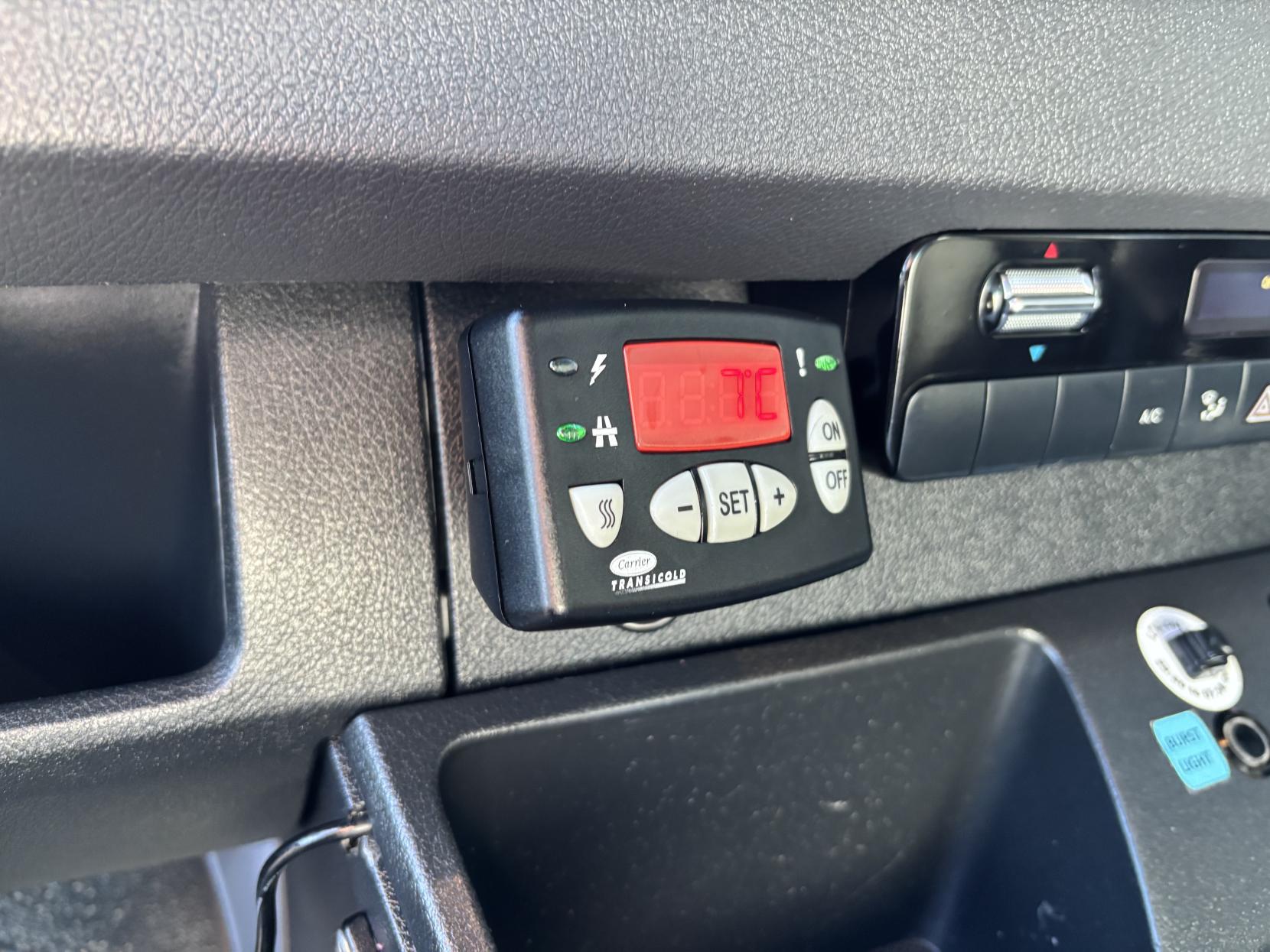 Mercedes-Benz Sprinter 2.0 315 CDI Progressive Temperature Controlled with standby Diesel Manual RWD L2 Euro 6 (s/s) (150 ps)