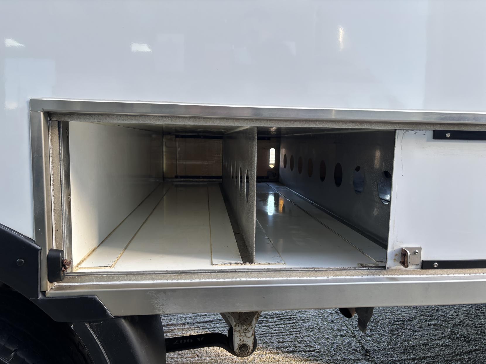 Mercedes-Benz Sprinter 2.0 315 CDI Progressive Temperature Controlled with standby Diesel Manual RWD L2 Euro 6 (s/s) (150 ps)