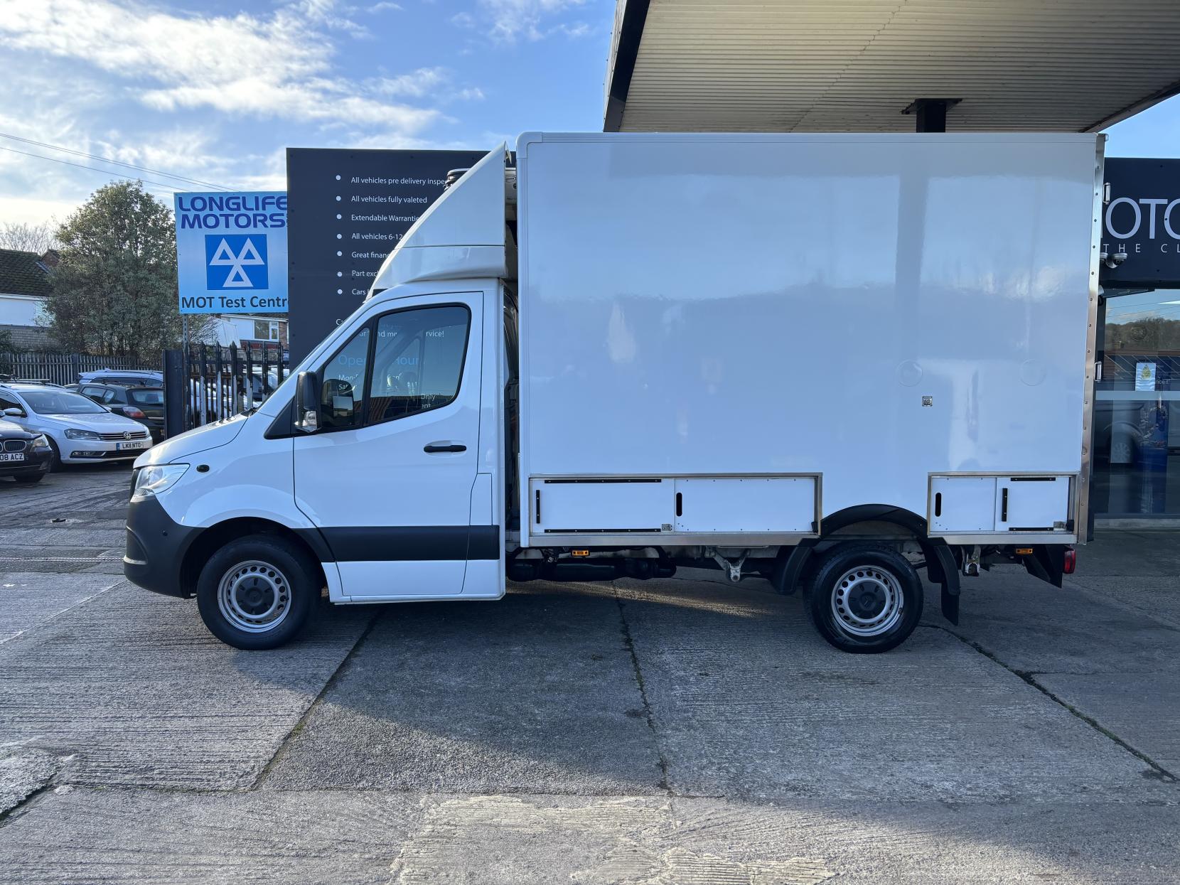 Mercedes-Benz Sprinter 2.0 315 CDI Progressive Temperature Controlled with standby Diesel Manual RWD L2 Euro 6 (s/s) (150 ps)