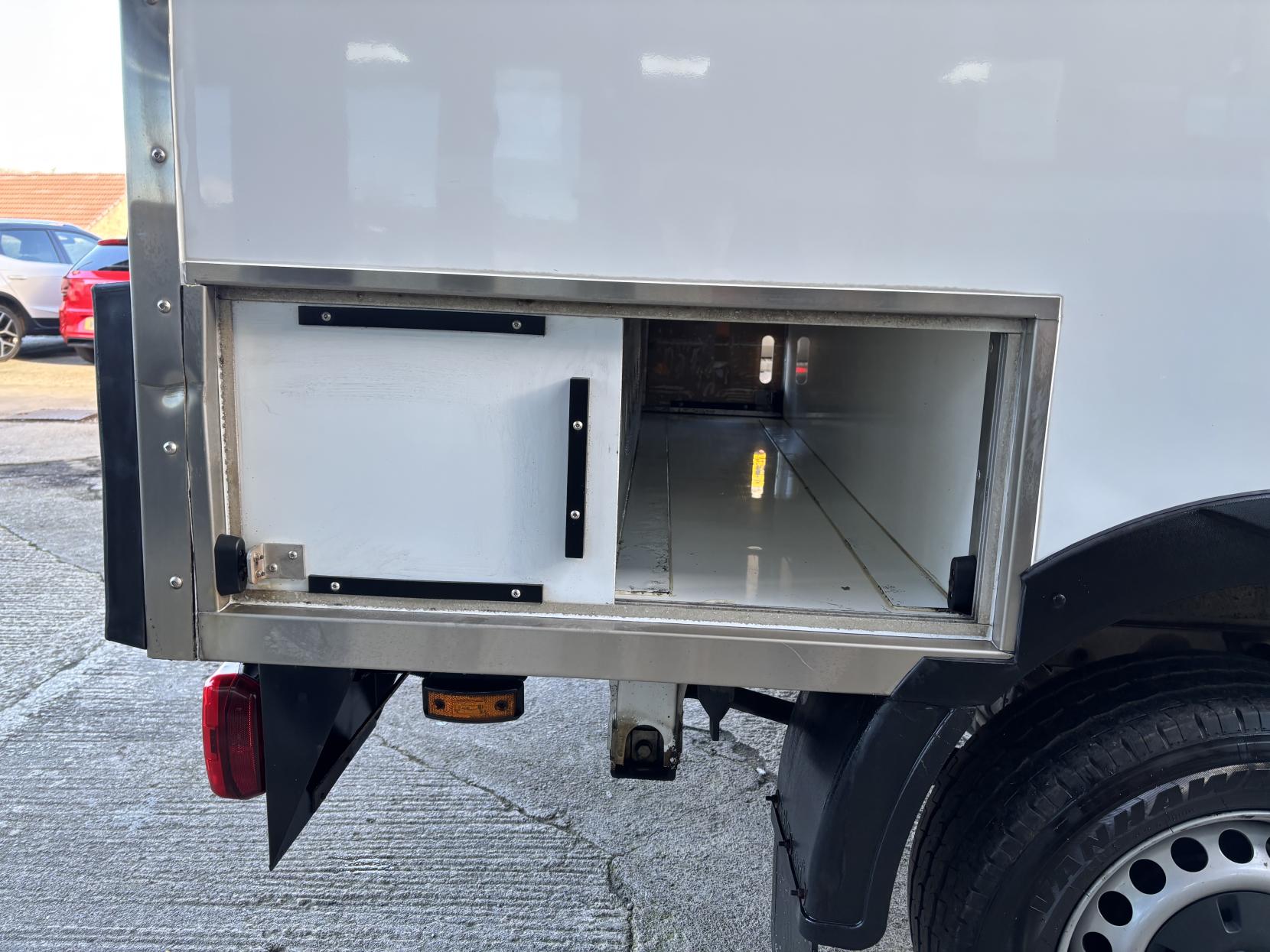 Mercedes-Benz Sprinter 2.0 315 CDI Progressive Temperature Controlled with standby Diesel Manual RWD L2 Euro 6 (s/s) (150 ps)