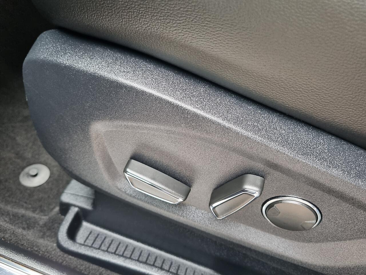 Ford S-Max 2.0 EcoBlue Titanium MPV 5dr Diesel Auto Euro 6 (s/s) (150 ps)