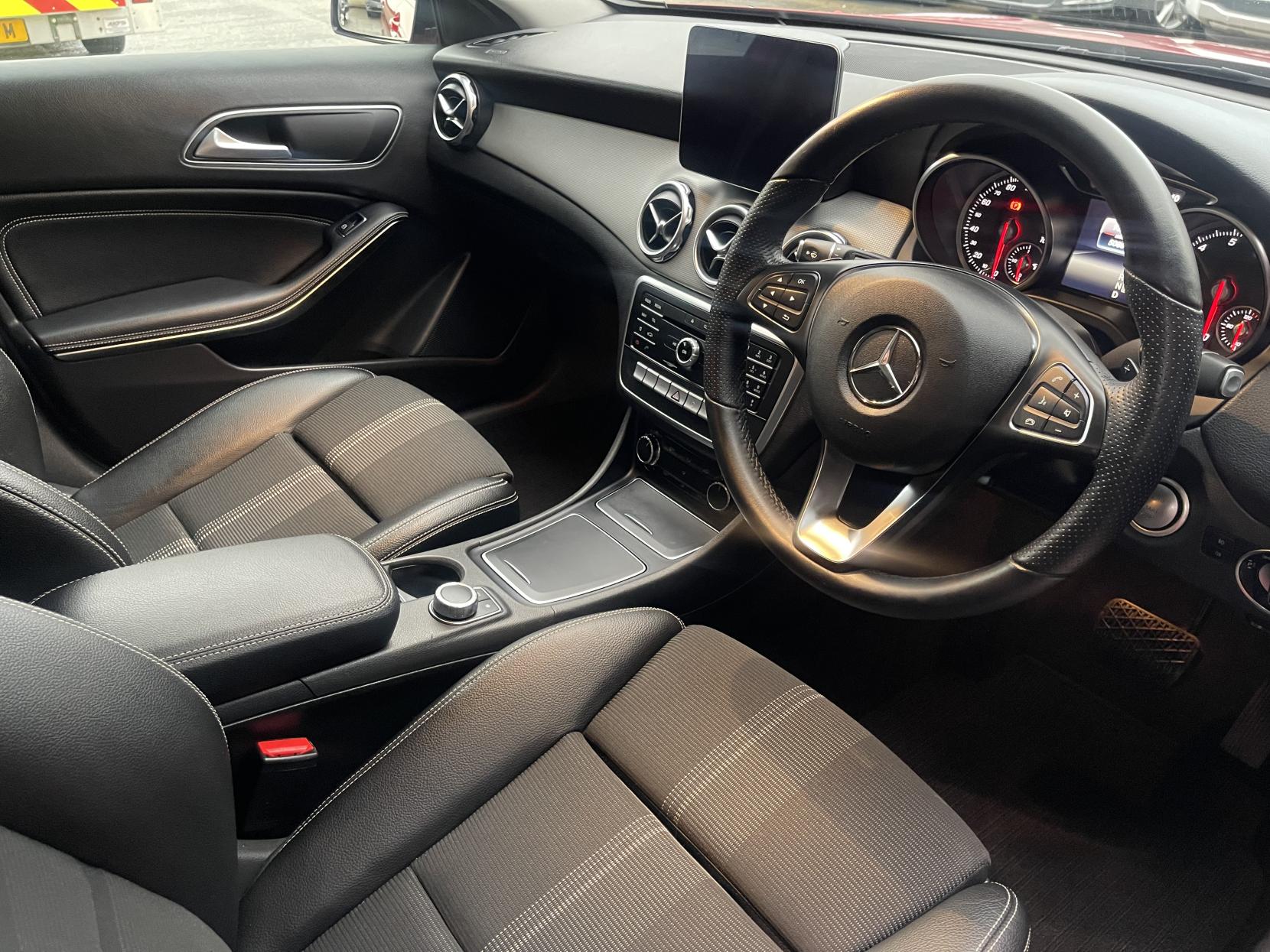 Mercedes-Benz GLA 1.6 GLA180 GPF Urban Edition SUV 5dr Petrol 7G-DCT Euro 6 (s/s) (122 ps)