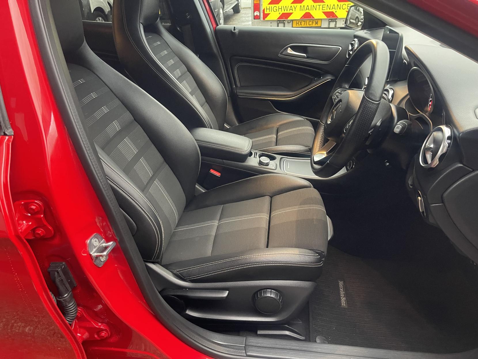 Mercedes-Benz GLA 1.6 GLA180 GPF Urban Edition SUV 5dr Petrol 7G-DCT Euro 6 (s/s) (122 ps)