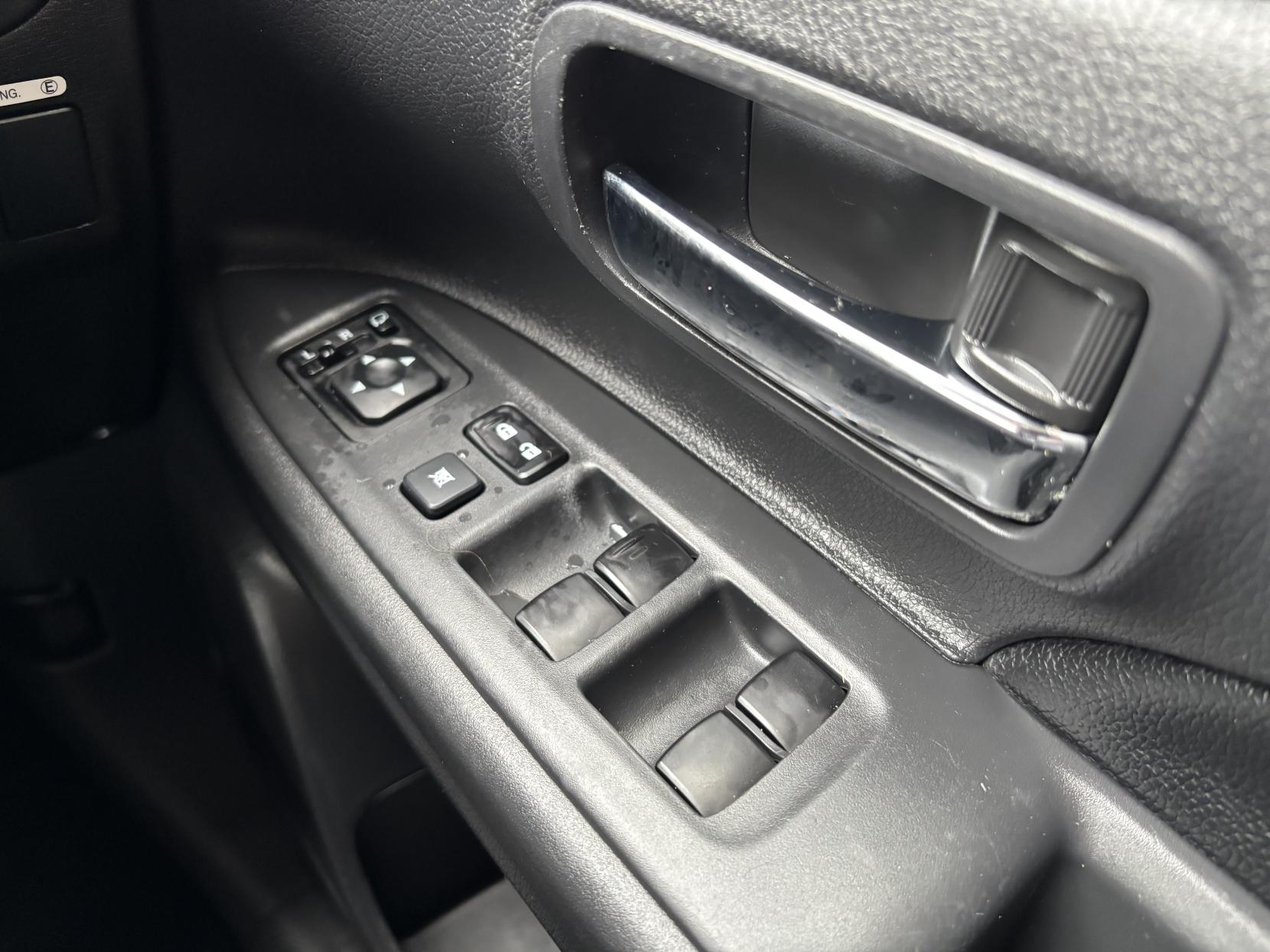 Mitsubishi Outlander 2.0h 12kWh GX4h SUV 5dr Petrol Plug-in Hybrid CVT 4WD Euro 5 (s/s) (200 ps)