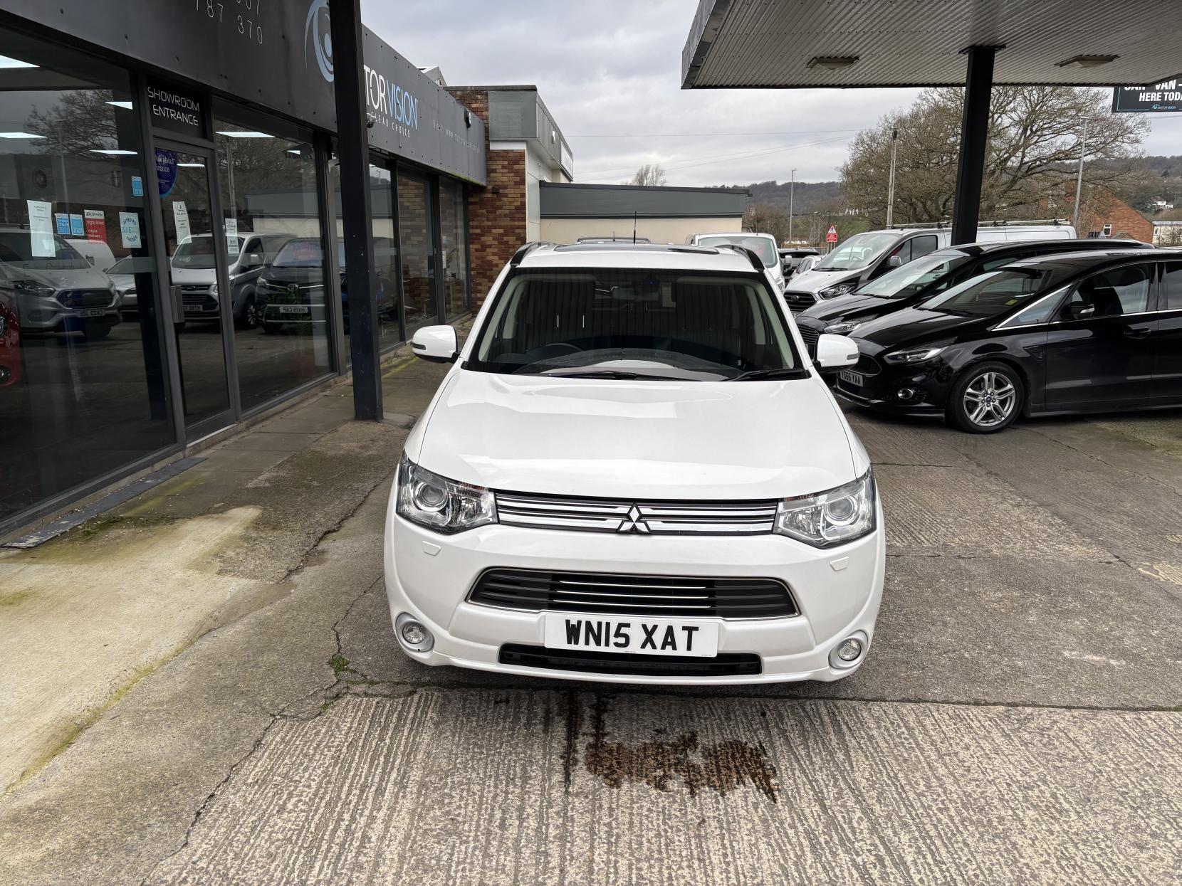 Mitsubishi Outlander 2.0h 12kWh GX4h SUV 5dr Petrol Plug-in Hybrid CVT 4WD Euro 5 (s/s) (200 ps)