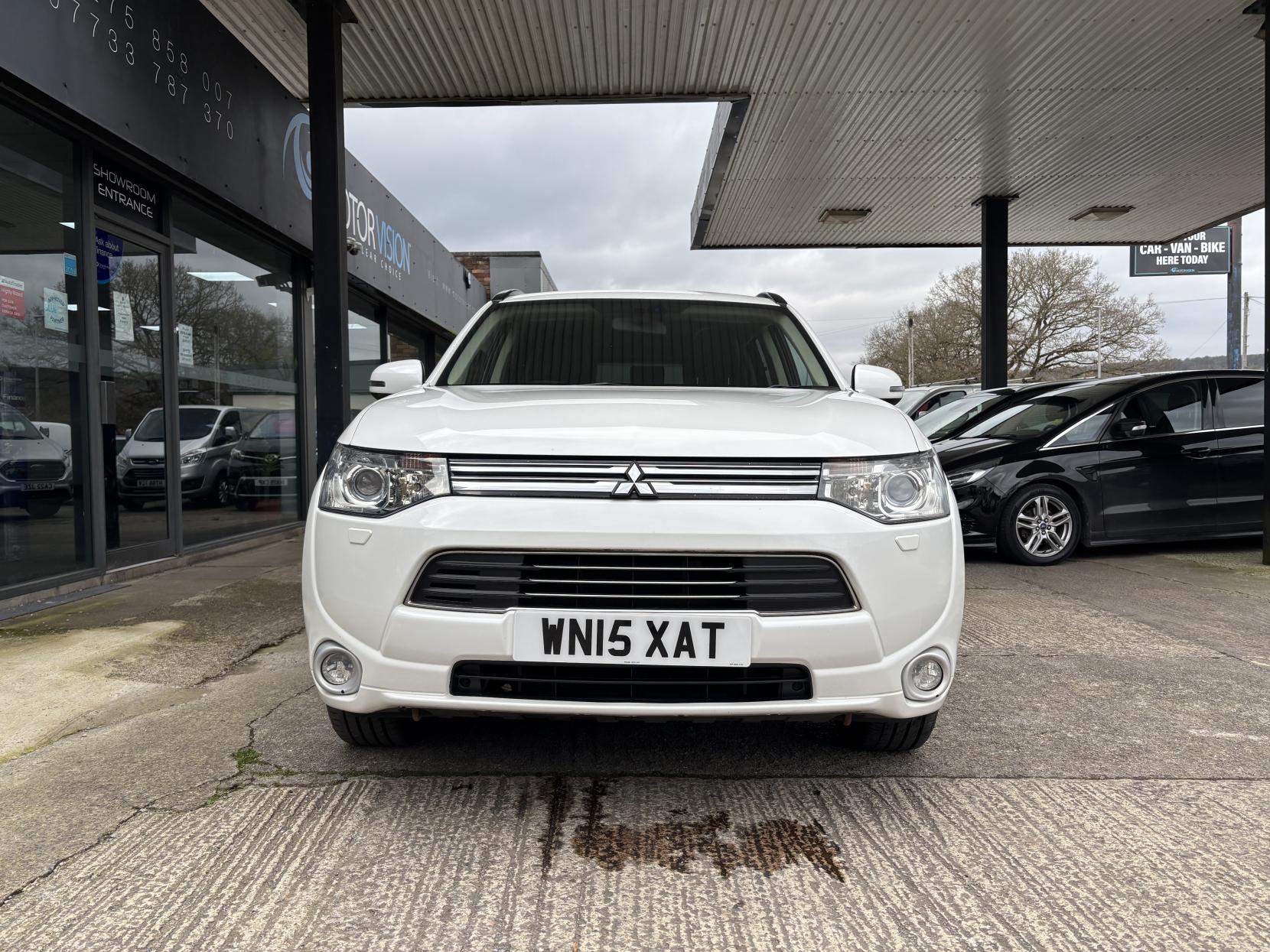 Mitsubishi Outlander 2.0h 12kWh GX4h SUV 5dr Petrol Plug-in Hybrid CVT 4WD Euro 5 (s/s) (200 ps)