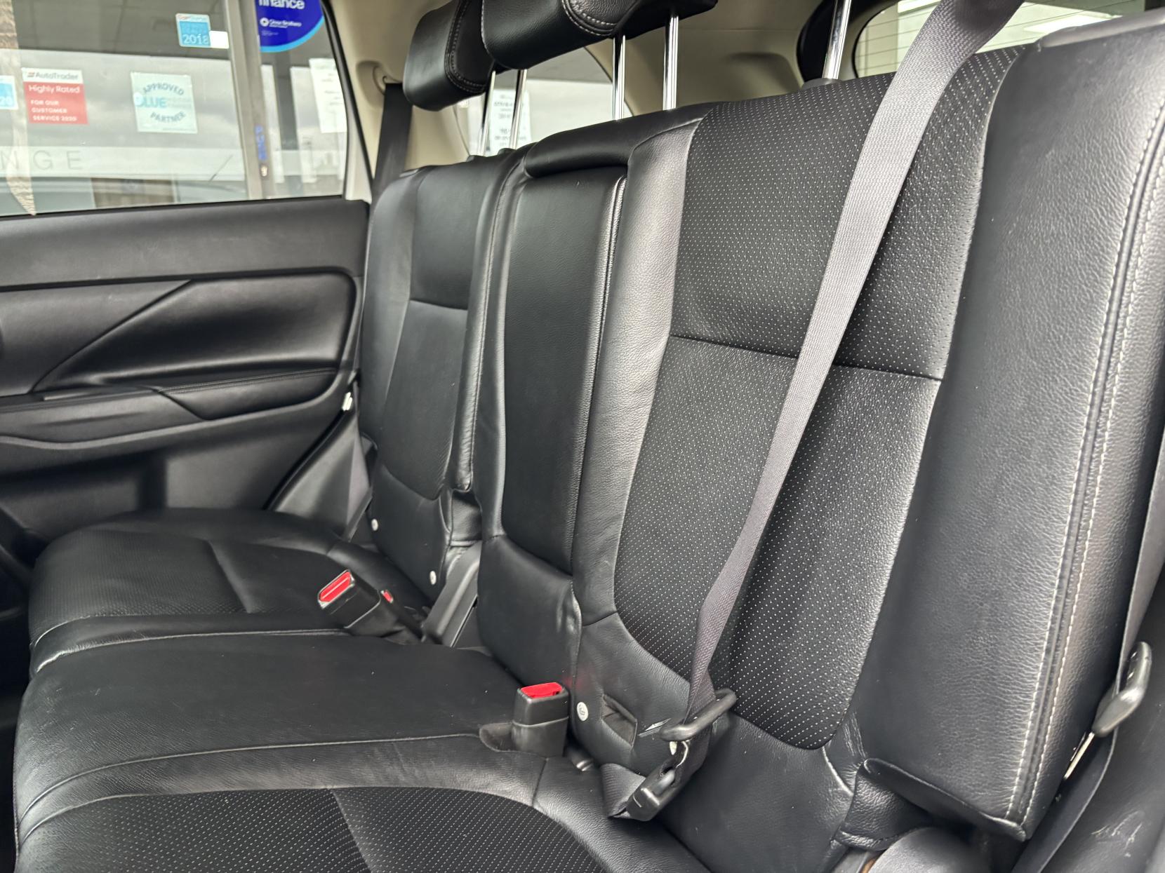 Mitsubishi Outlander 2.0h 12kWh GX4h SUV 5dr Petrol Plug-in Hybrid CVT 4WD Euro 5 (s/s) (200 ps)