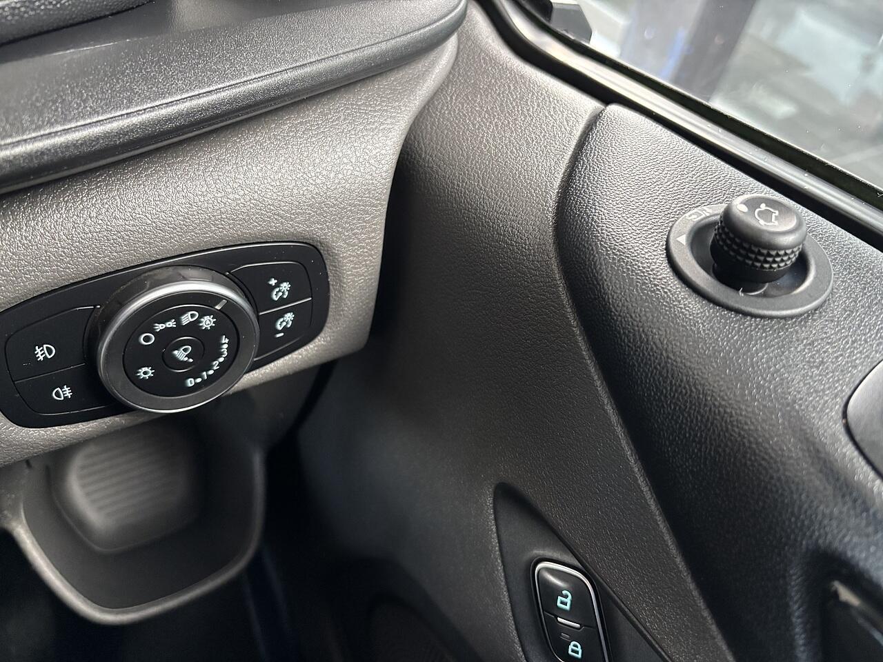 Ford Transit Custom 2.0 300 EcoBlue Limited Panel Van 5dr Diesel Manual L2 H1 Euro 6 (s/s) (170 ps)