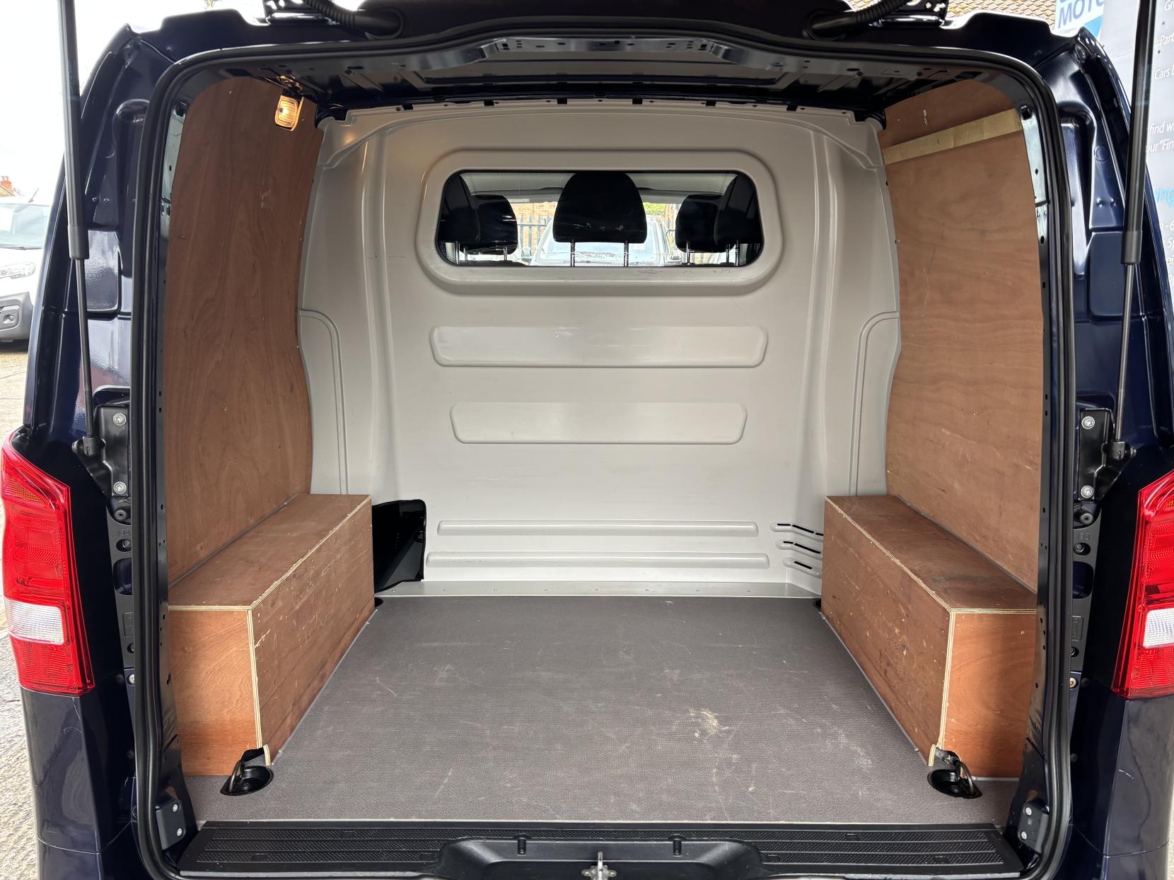 Mercedes-Benz Vito 2.0 119 CDI Premium Crew Van 5dr Diesel G-Tronic RWD L1 Euro 6 (s/s) (190 ps)