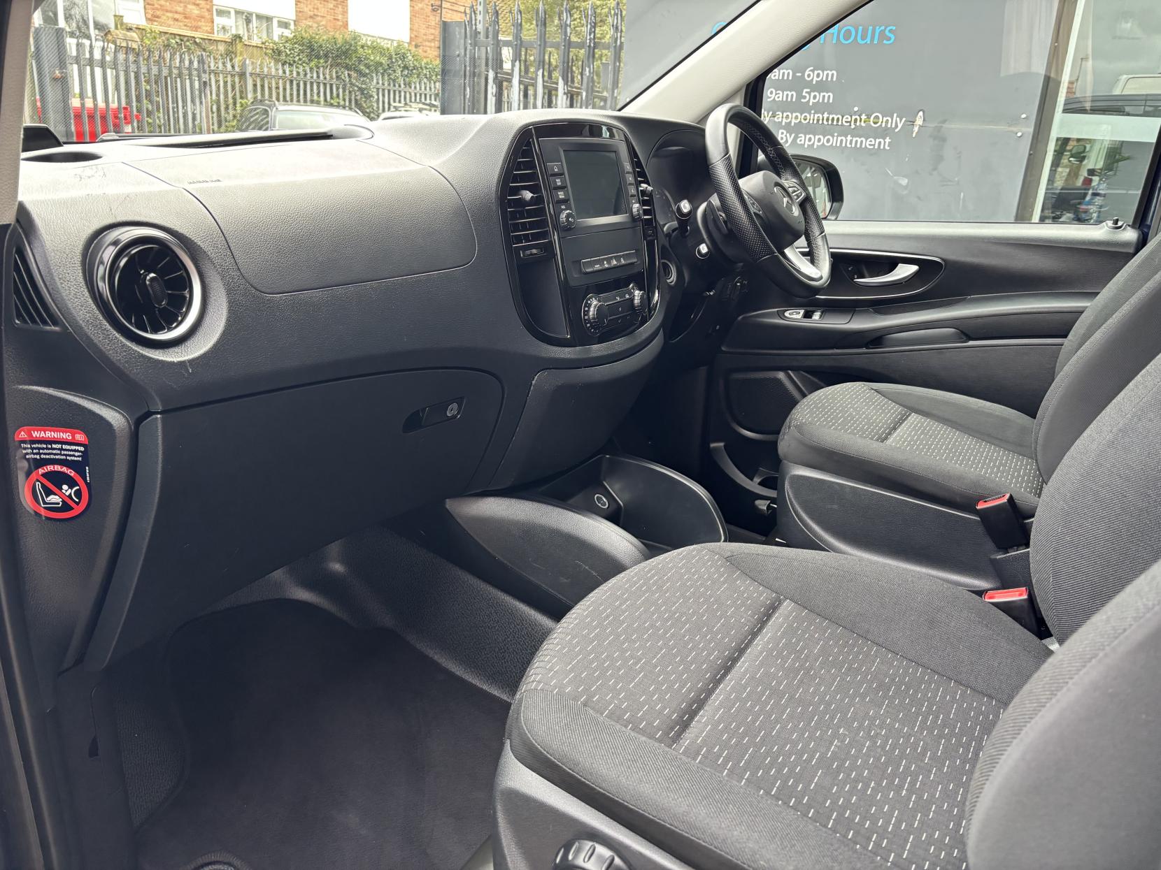 Mercedes-Benz Vito 2.0 119 CDI Premium Crew Van 5dr Diesel G-Tronic RWD L1 Euro 6 (s/s) (190 ps)