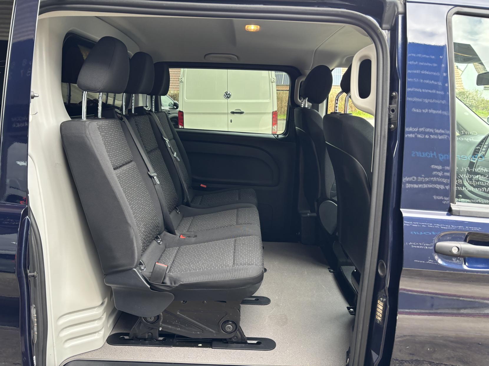 Mercedes-Benz Vito 2.0 119 CDI Premium Crew Van 5dr Diesel G-Tronic RWD L1 Euro 6 (s/s) (190 ps)