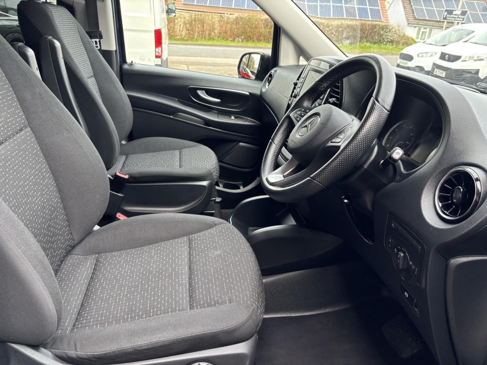 Mercedes-Benz Vito 2.0 119 CDI Premium Crew Van 5dr Diesel G-Tronic RWD L1 Euro 6 (s/s) (190 ps)