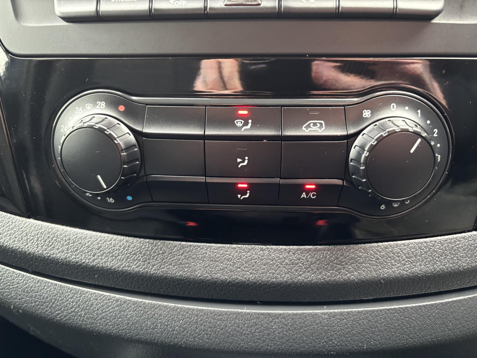 Mercedes-Benz Vito 2.0 119 CDI Premium Crew Van 5dr Diesel G-Tronic RWD L1 Euro 6 (s/s) (190 ps)