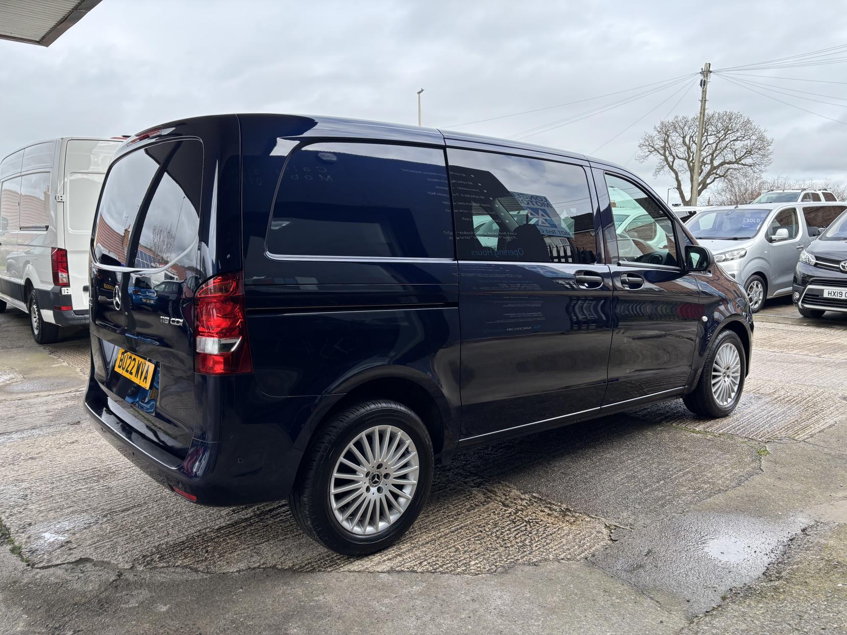 Mercedes-Benz Vito 2.0 119 CDI Premium Crew Van 5dr Diesel G-Tronic RWD L1 Euro 6 (s/s) (190 ps)