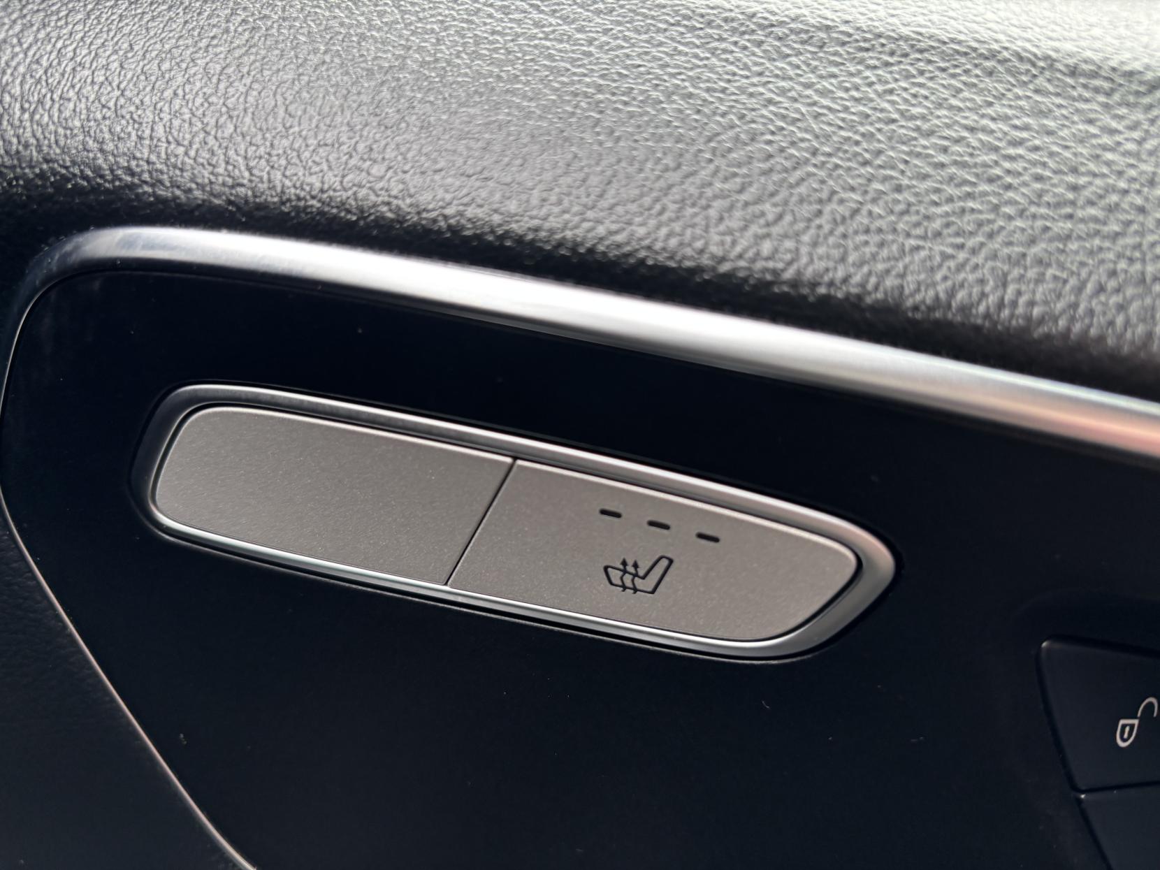 Mercedes-Benz Vito 2.0 119 CDI Premium Crew Van 5dr Diesel G-Tronic RWD L1 Euro 6 (s/s) (190 ps)