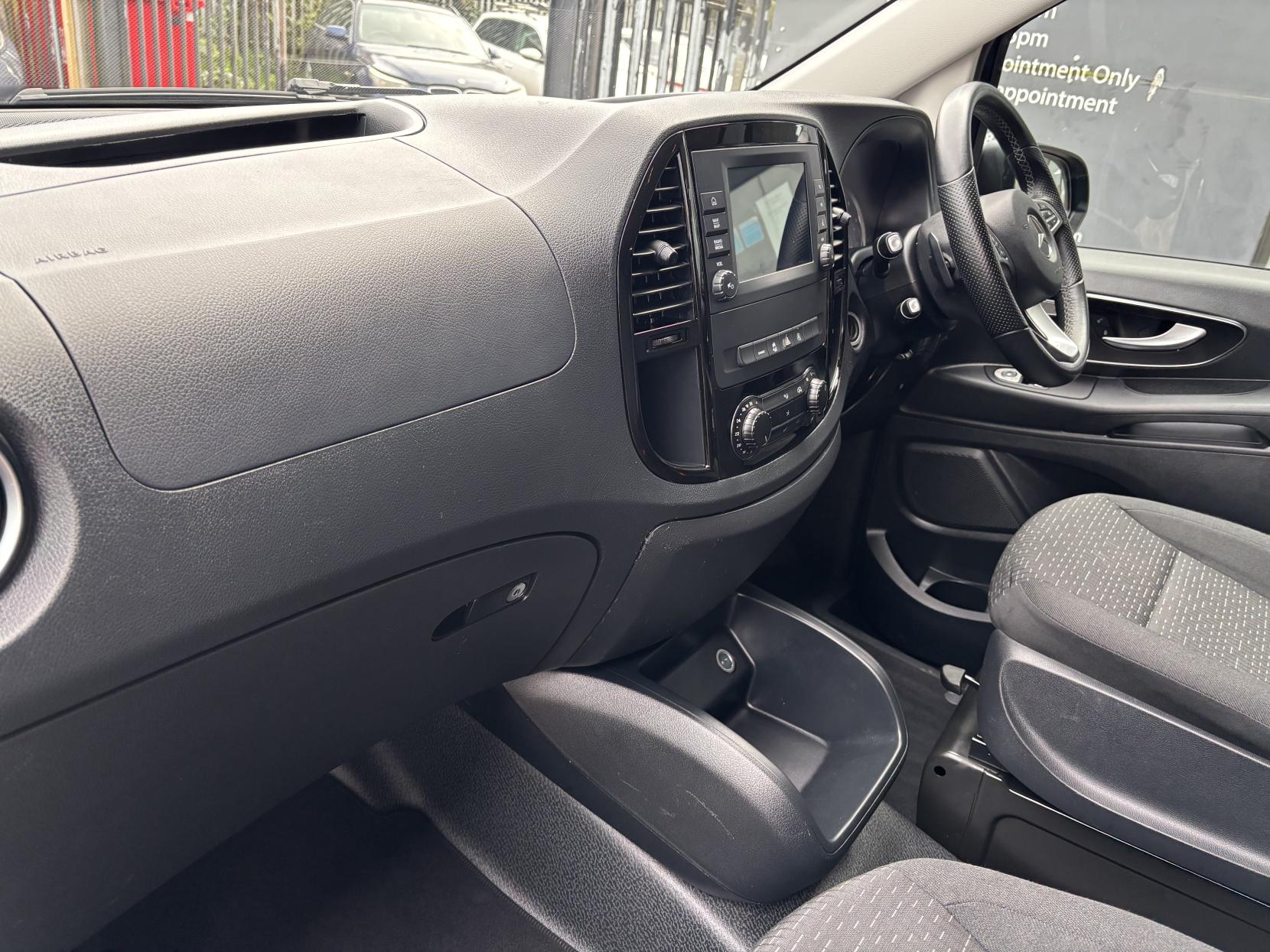 Mercedes-Benz Vito 2.0 119 CDI Premium Crew Van 5dr Diesel G-Tronic RWD L1 Euro 6 (s/s) (190 ps)