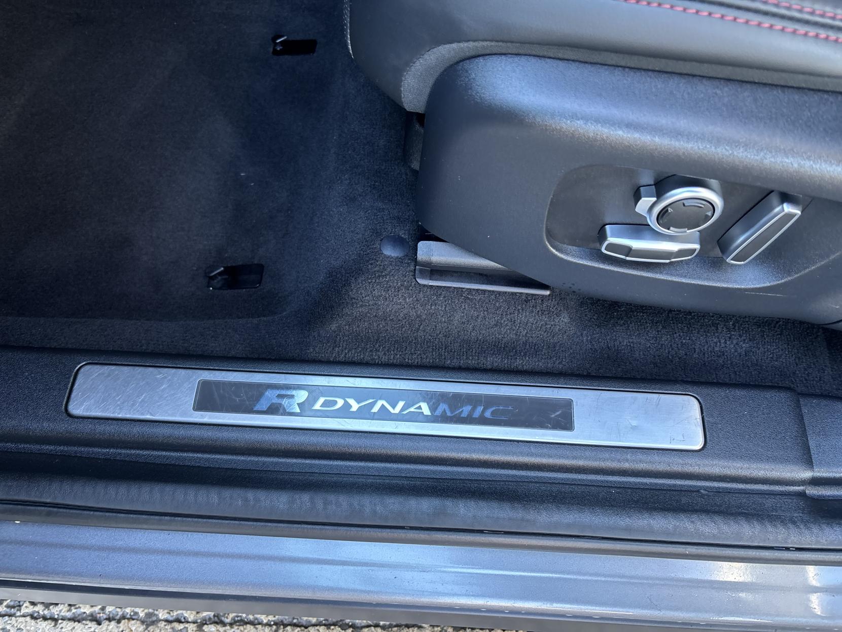 Land Rover Discovery Sport 1.5 P300e 12.2kWh R-Dynamic HSE SUV 5dr Petrol Plug-in Hybrid Auto 4WD Euro 6 (s/s) (309 ps)