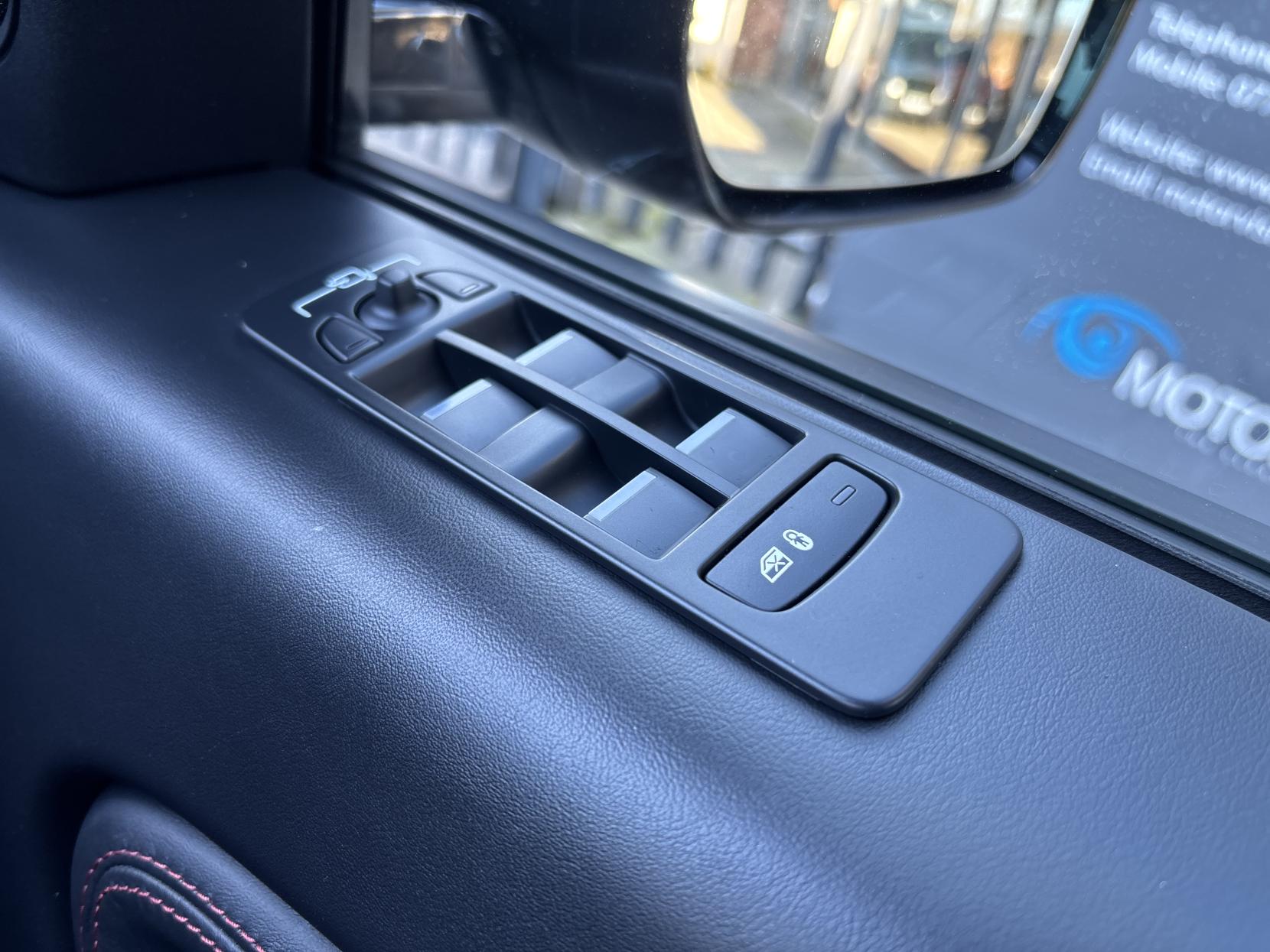 Land Rover Discovery Sport 1.5 P300e 12.2kWh R-Dynamic HSE SUV 5dr Petrol Plug-in Hybrid Auto 4WD Euro 6 (s/s) (309 ps)