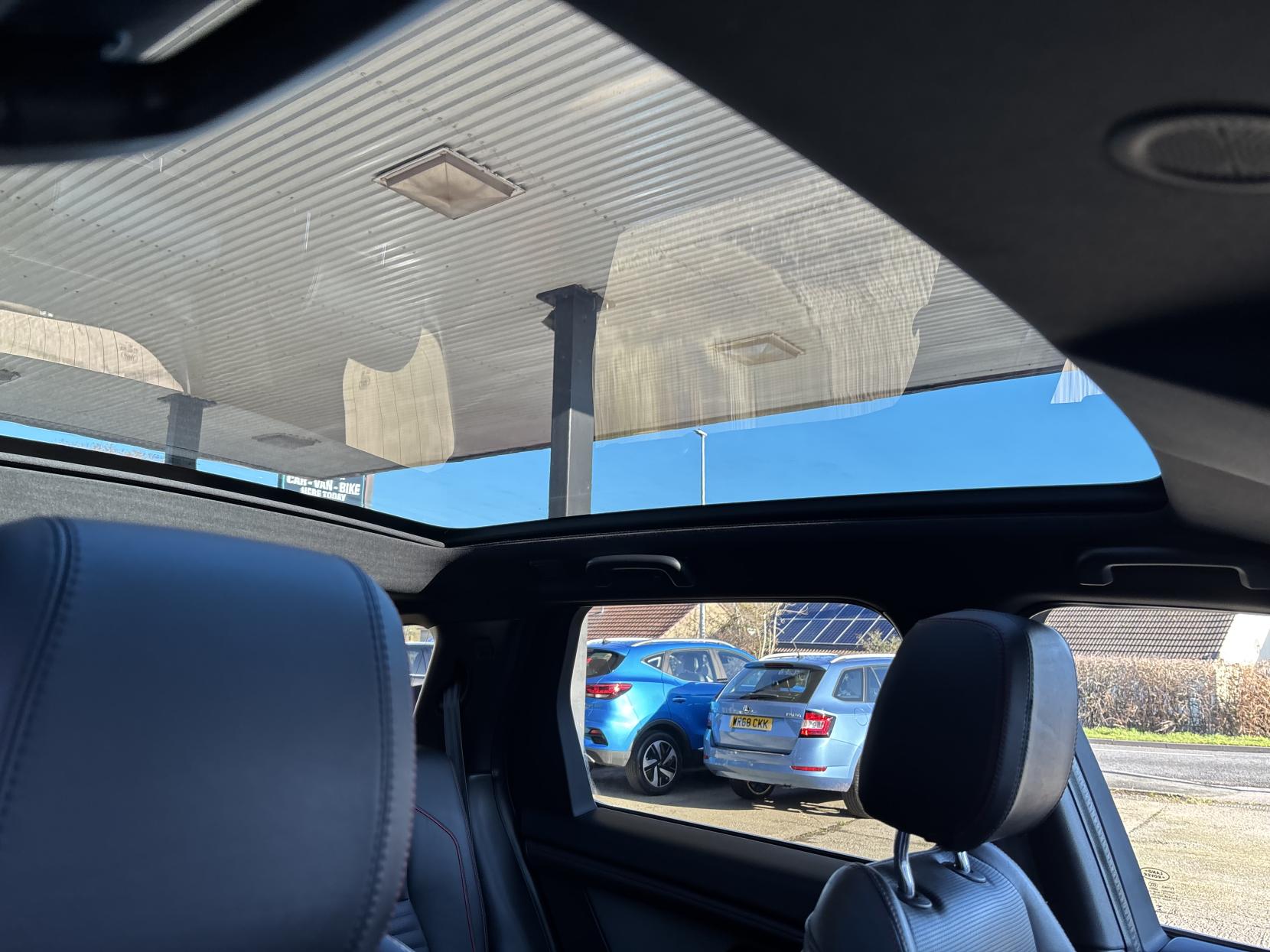 Land Rover Discovery Sport 1.5 P300e 12.2kWh R-Dynamic HSE SUV 5dr Petrol Plug-in Hybrid Auto 4WD Euro 6 (s/s) (309 ps)