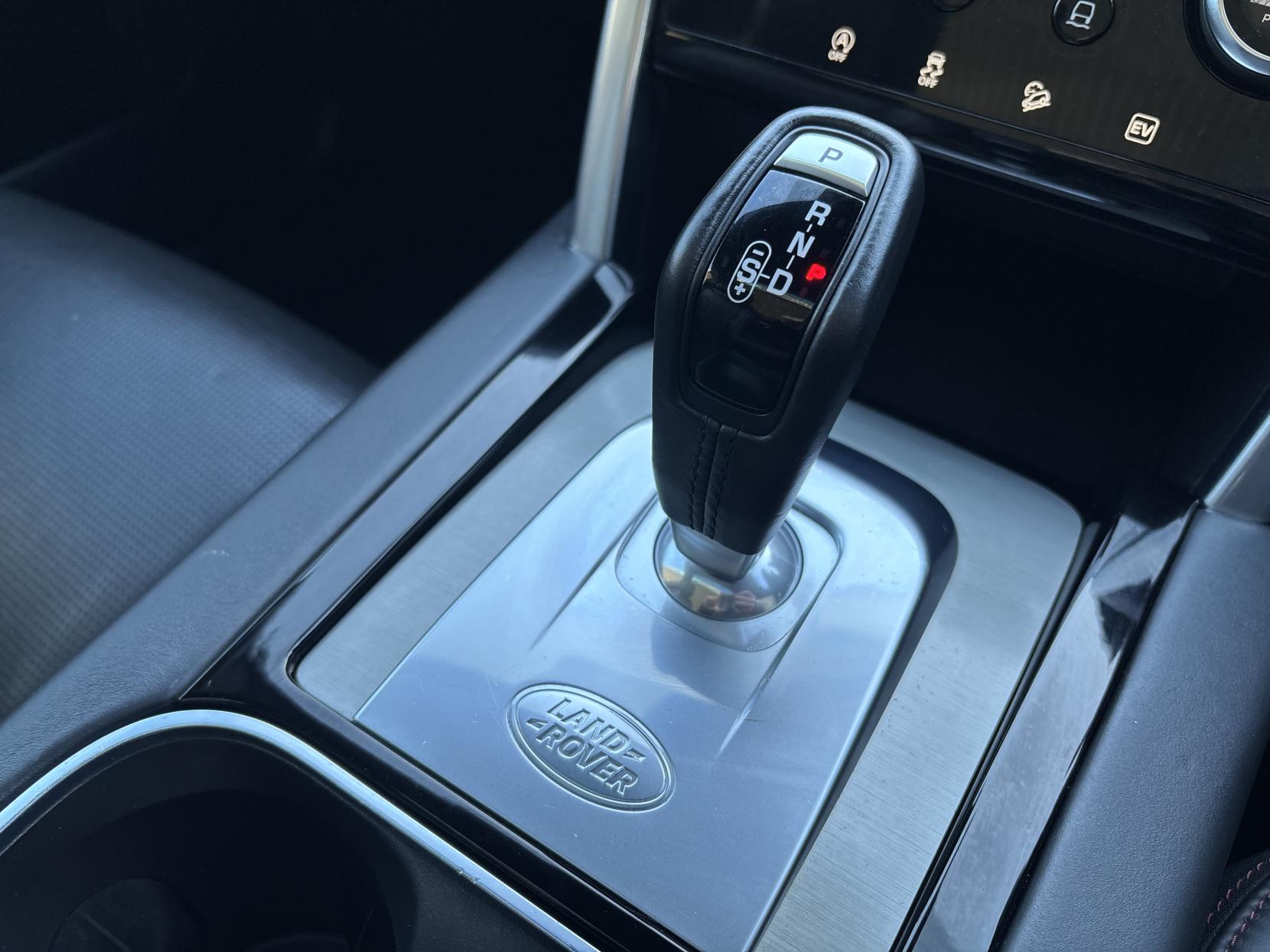 Land Rover Discovery Sport 1.5 P300e 12.2kWh R-Dynamic HSE SUV 5dr Petrol Plug-in Hybrid Auto 4WD Euro 6 (s/s) (309 ps)