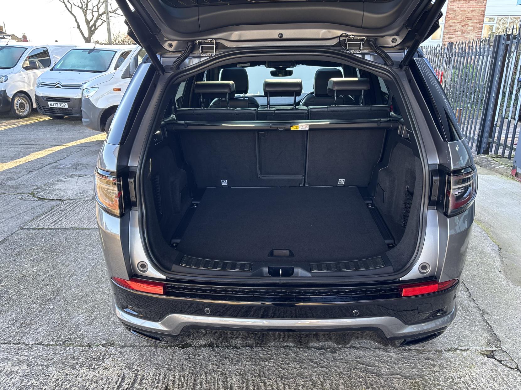 Land Rover Discovery Sport 1.5 P300e 12.2kWh R-Dynamic HSE SUV 5dr Petrol Plug-in Hybrid Auto 4WD Euro 6 (s/s) (309 ps)