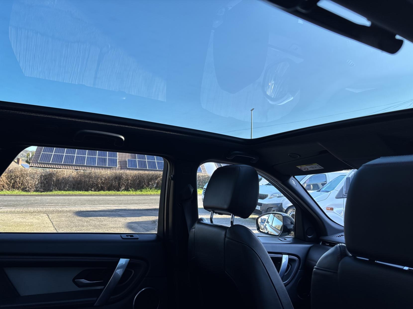 Land Rover Discovery Sport 1.5 P300e 12.2kWh R-Dynamic HSE SUV 5dr Petrol Plug-in Hybrid Auto 4WD Euro 6 (s/s) (309 ps)