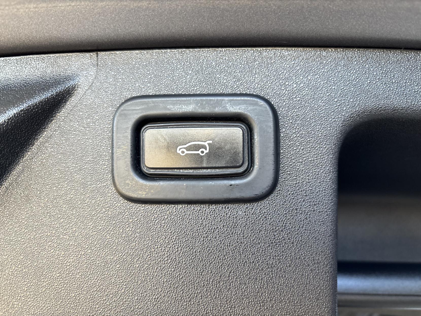 Land Rover Discovery Sport 1.5 P300e 12.2kWh R-Dynamic HSE SUV 5dr Petrol Plug-in Hybrid Auto 4WD Euro 6 (s/s) (309 ps)