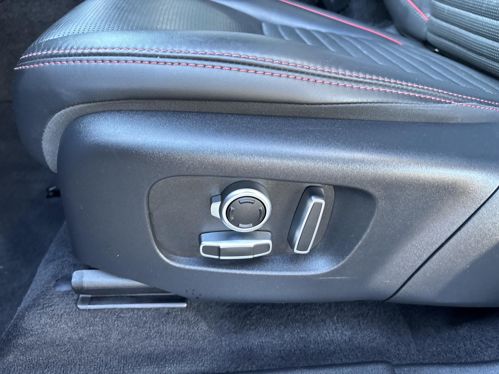 Land Rover Discovery Sport 1.5 P300e 12.2kWh R-Dynamic HSE SUV 5dr Petrol Plug-in Hybrid Auto 4WD Euro 6 (s/s) (309 ps)