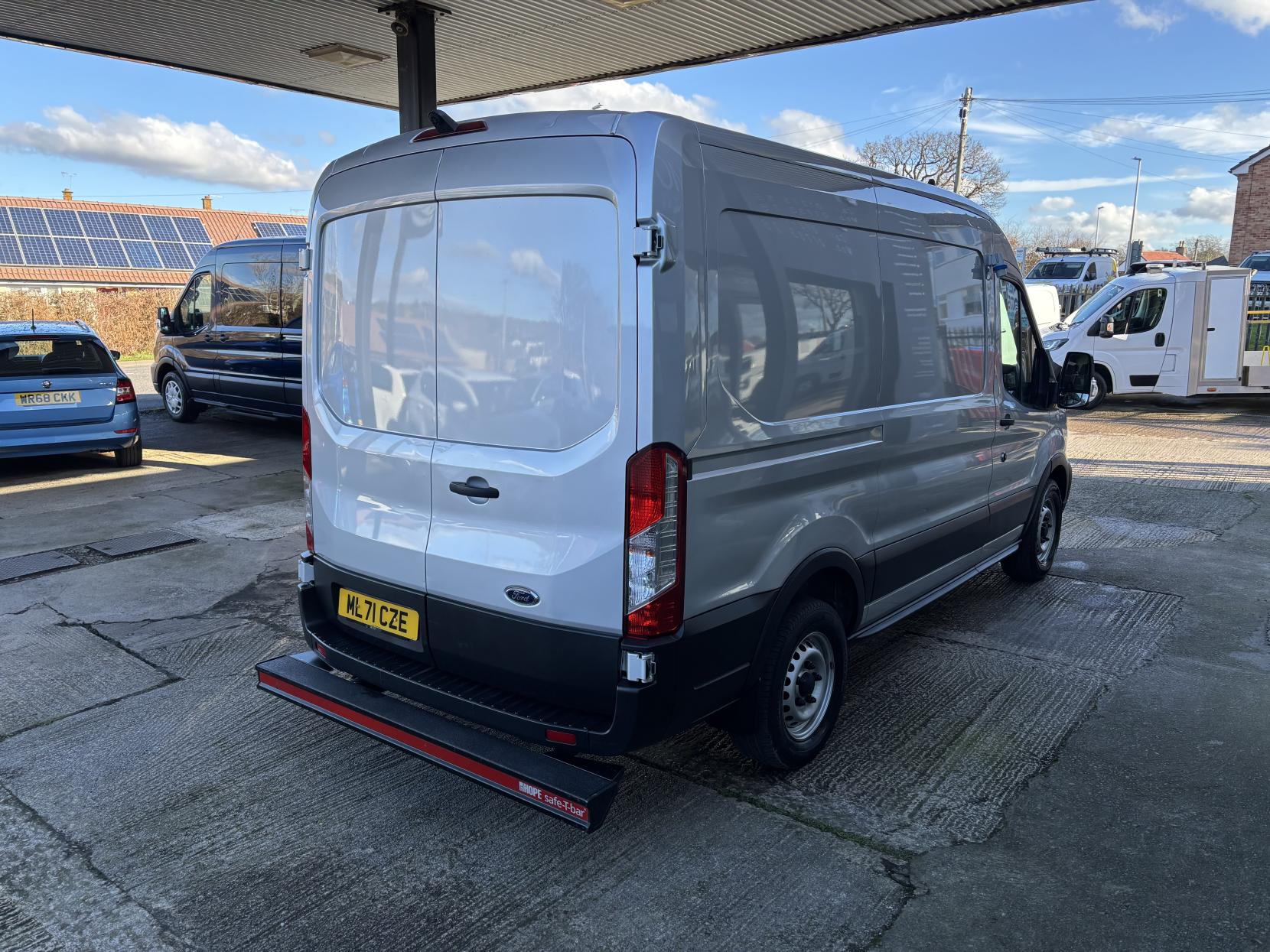 Ford Transit 2.0 350 EcoBlue Refrigerated Temperature Controlled with standby Leader 5dr Diesel Auto FWD L2 H2 Euro 6 (s/s) (130 ps)