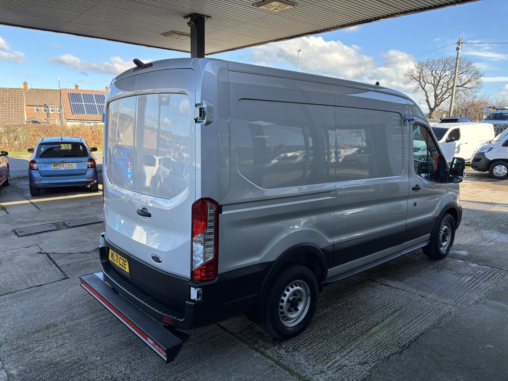 Ford Transit 2.0 350 EcoBlue Refrigerated Temperature Controlled with standby Leader 5dr Diesel Auto FWD L2 H2 Euro 6 (s/s) (130 ps)