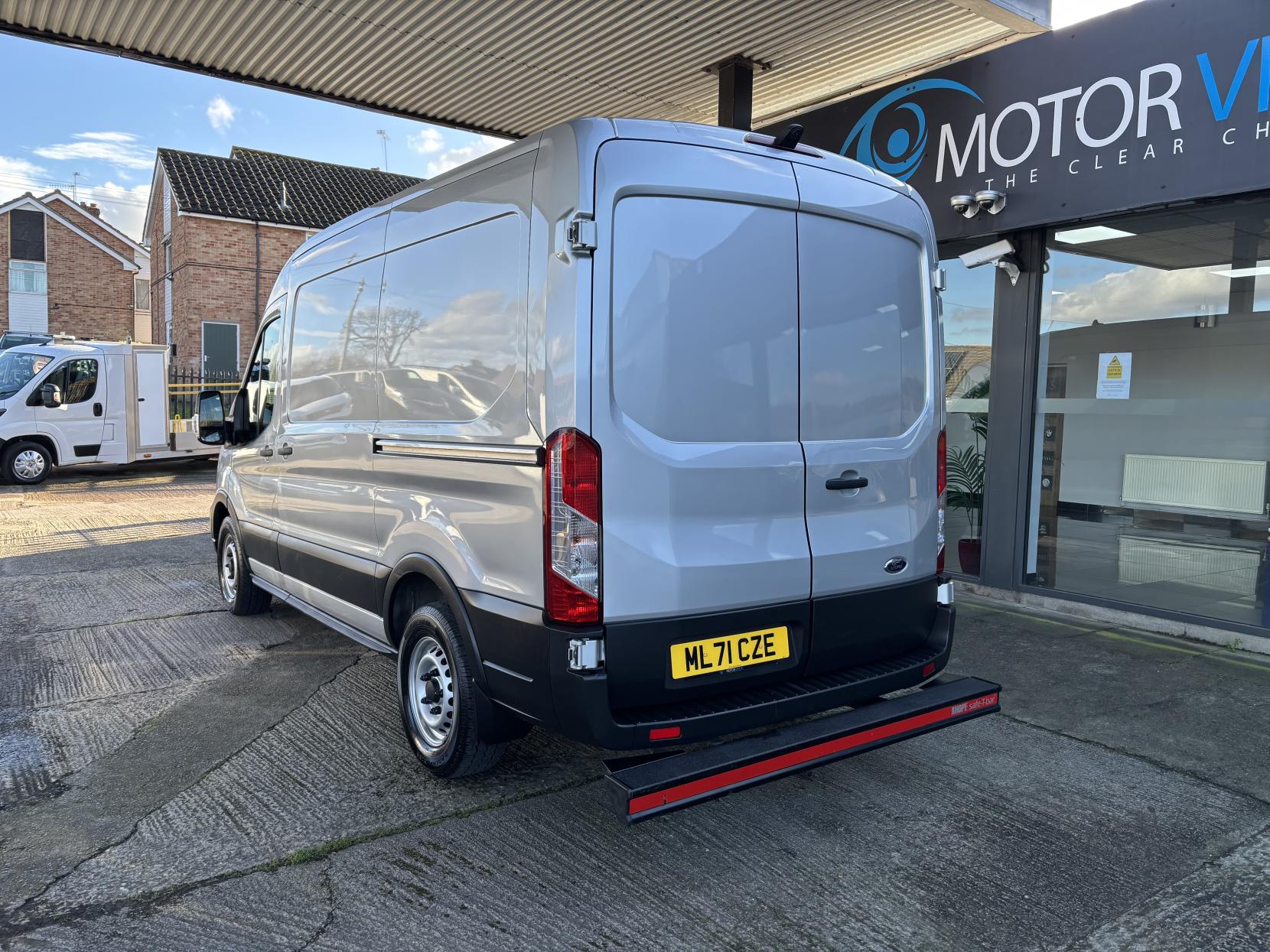 Ford Transit 2.0 350 EcoBlue Refrigerated Temperature Controlled with standby Leader 5dr Diesel Auto FWD L2 H2 Euro 6 (s/s) (130 ps)