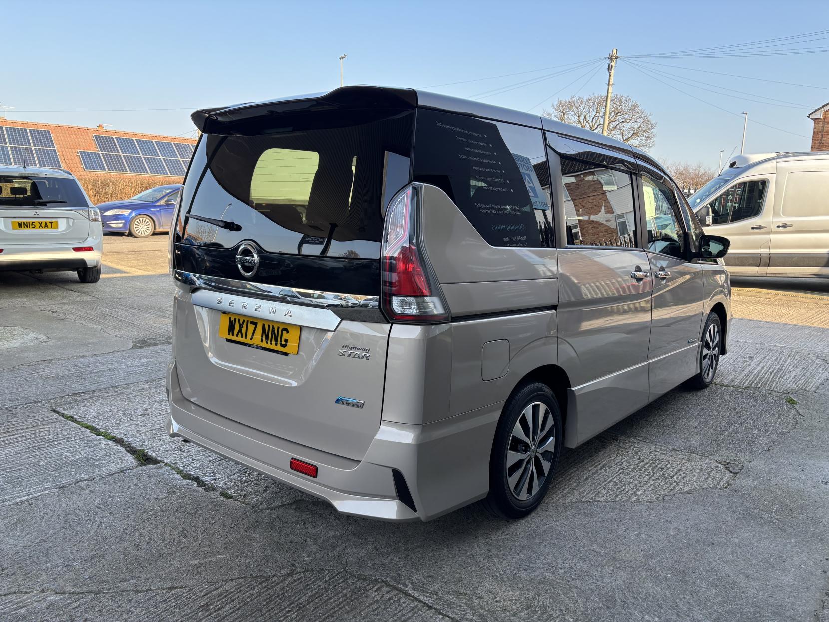 Nissan Serena Nissan Serena 2.0 Hybrid Highway Star