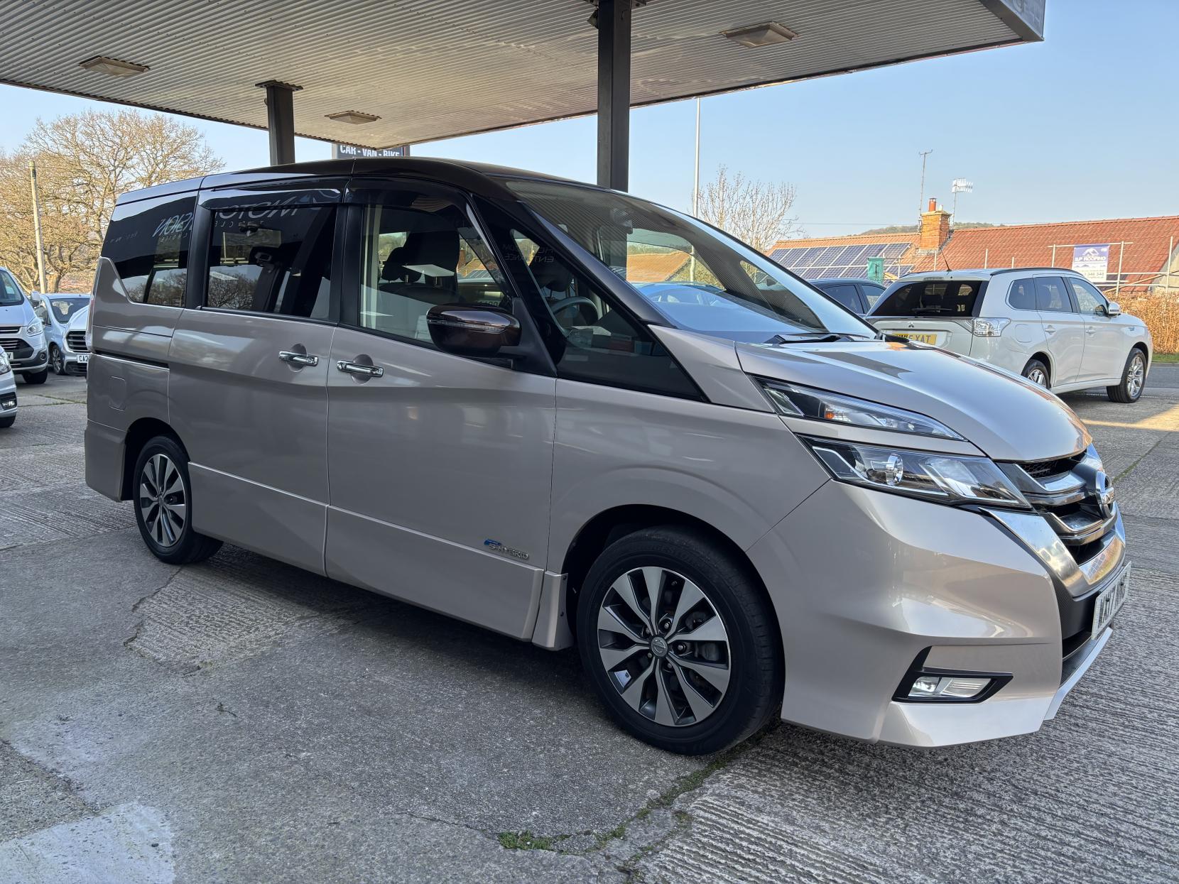 Nissan Serena Nissan Serena 2.0 Hybrid Highway Star