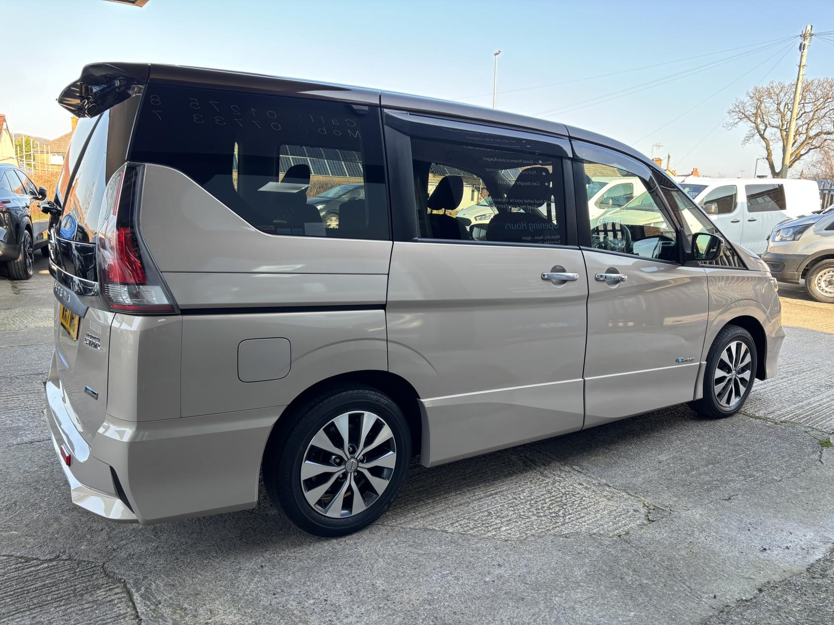 Nissan Serena Nissan Serena 2.0 Hybrid Highway Star