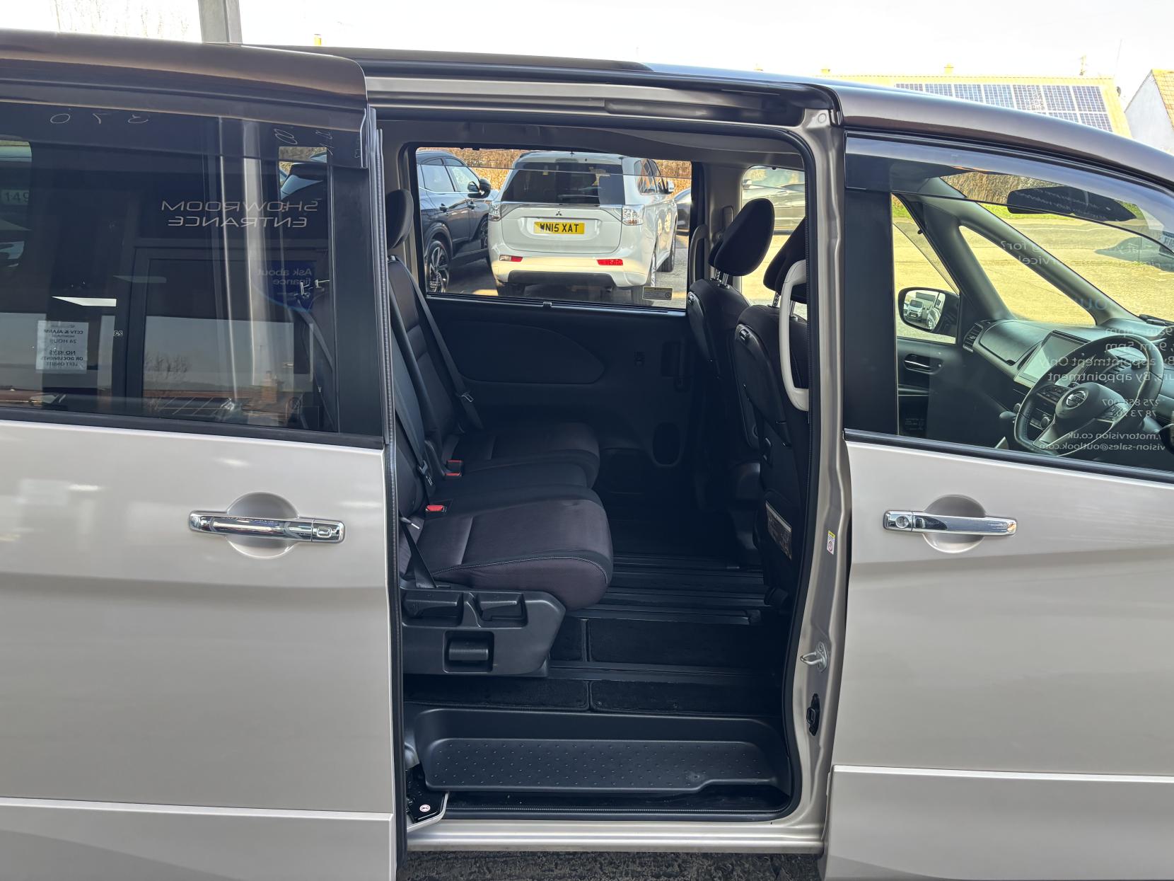 Nissan Serena Nissan Serena 2.0 Hybrid Highway Star