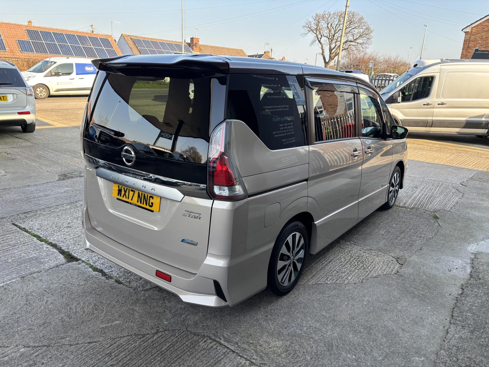 Nissan Serena Nissan Serena 2.0 Hybrid Highway Star