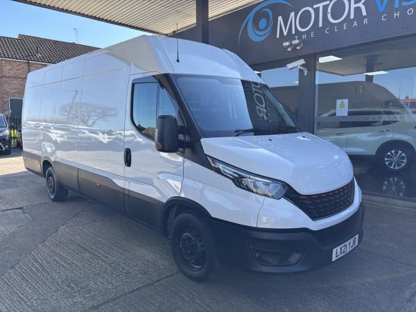 Iveco Daily 2.3D HPI 14V 35S 3520L Panel Van 5dr Diesel HiMatic MWB H2 Euro 6 (s/s) (136 ps)