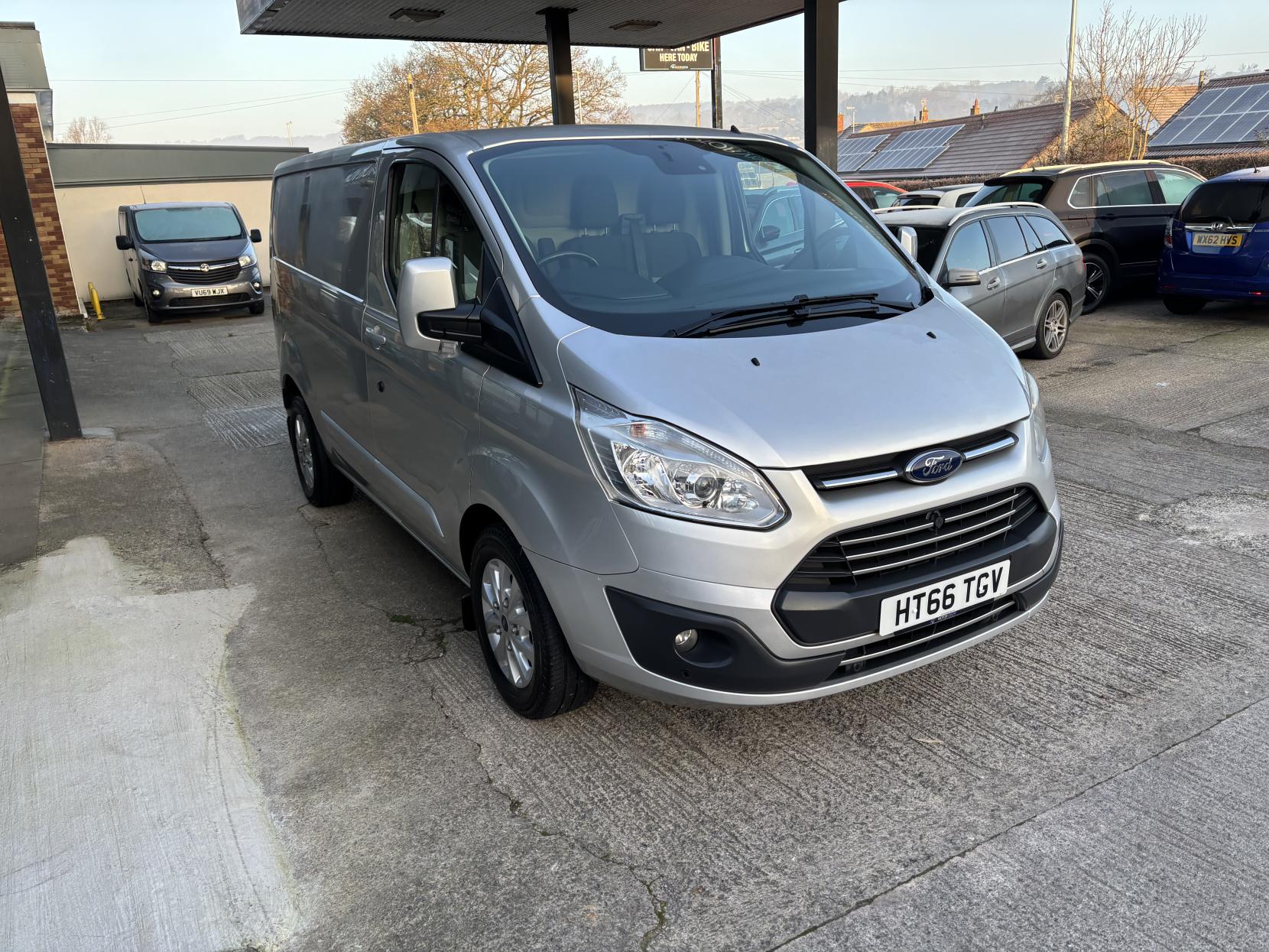 Ford Transit Custom 2.0 TDCi 290 Limited Panel Van 5dr Diesel Manual L1 H1 (163 g/km, 128 bhp)