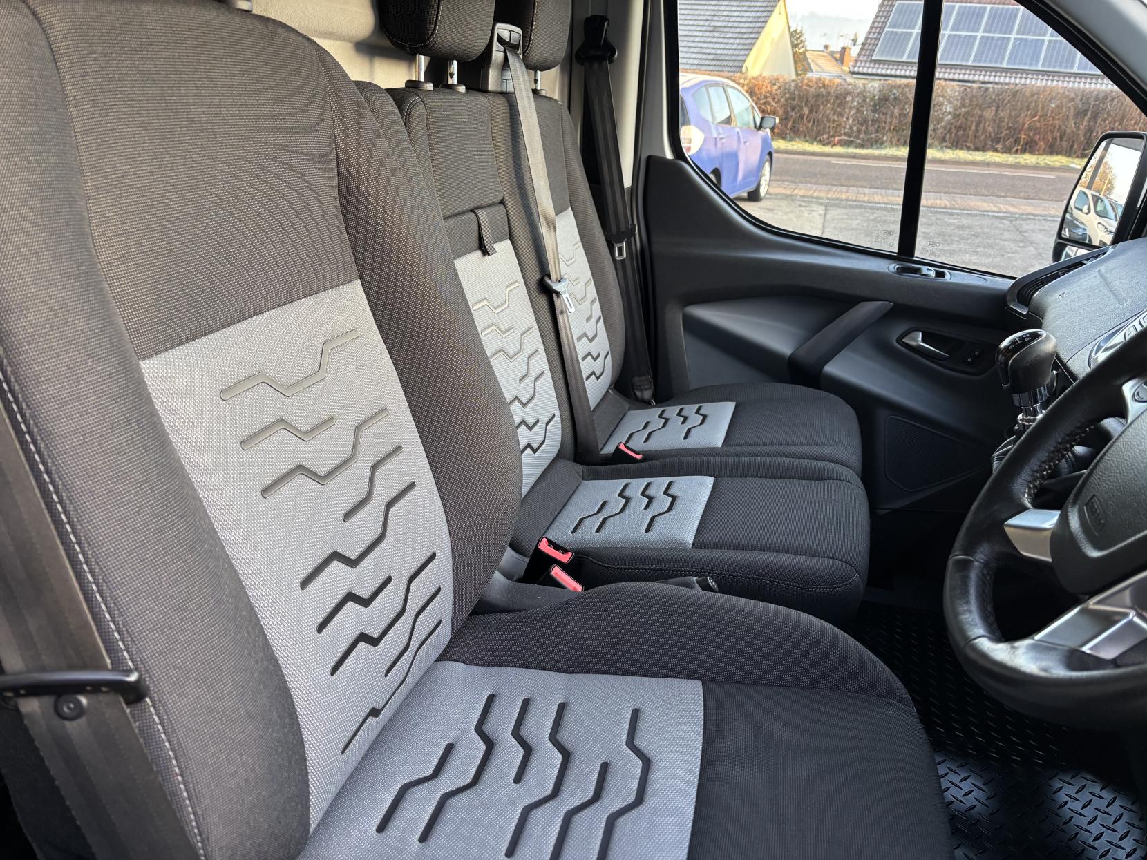 Ford Transit Custom 2.0 TDCi 290 Limited Panel Van 5dr Diesel Manual L1 H1 (163 g/km, 128 bhp)