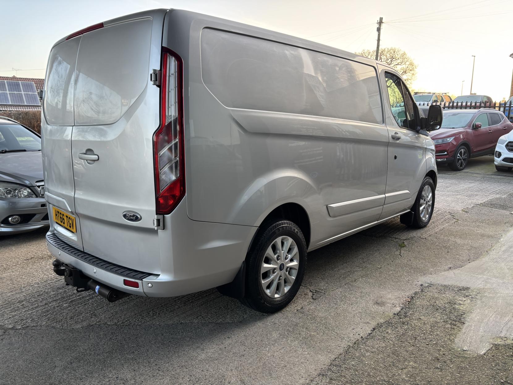 Ford Transit Custom 2.0 TDCi 290 Limited Panel Van 5dr Diesel Manual L1 H1 (163 g/km, 128 bhp)