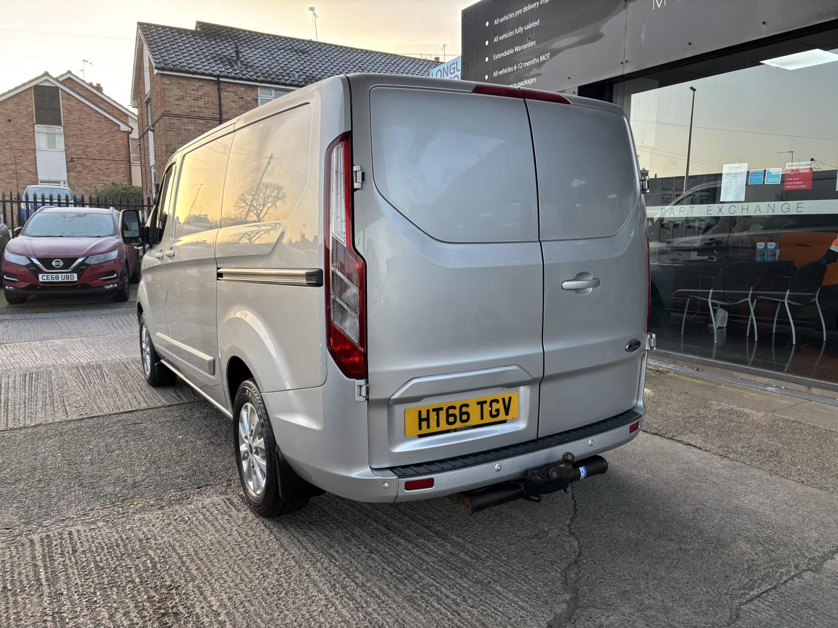 Ford Transit Custom 2.0 TDCi 290 Limited Panel Van 5dr Diesel Manual L1 H1 (163 g/km, 128 bhp)