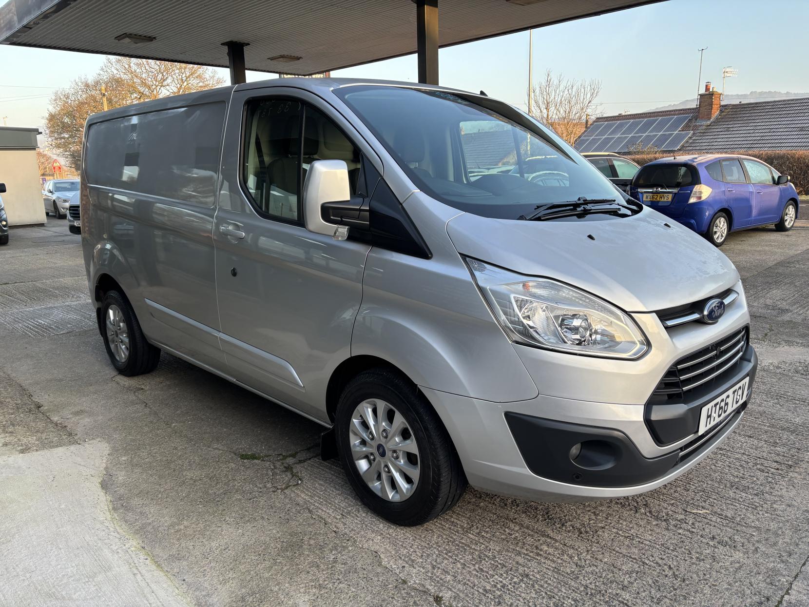 Ford Transit Custom 2.0 TDCi 290 Limited Panel Van 5dr Diesel Manual L1 H1 (163 g/km, 128 bhp)