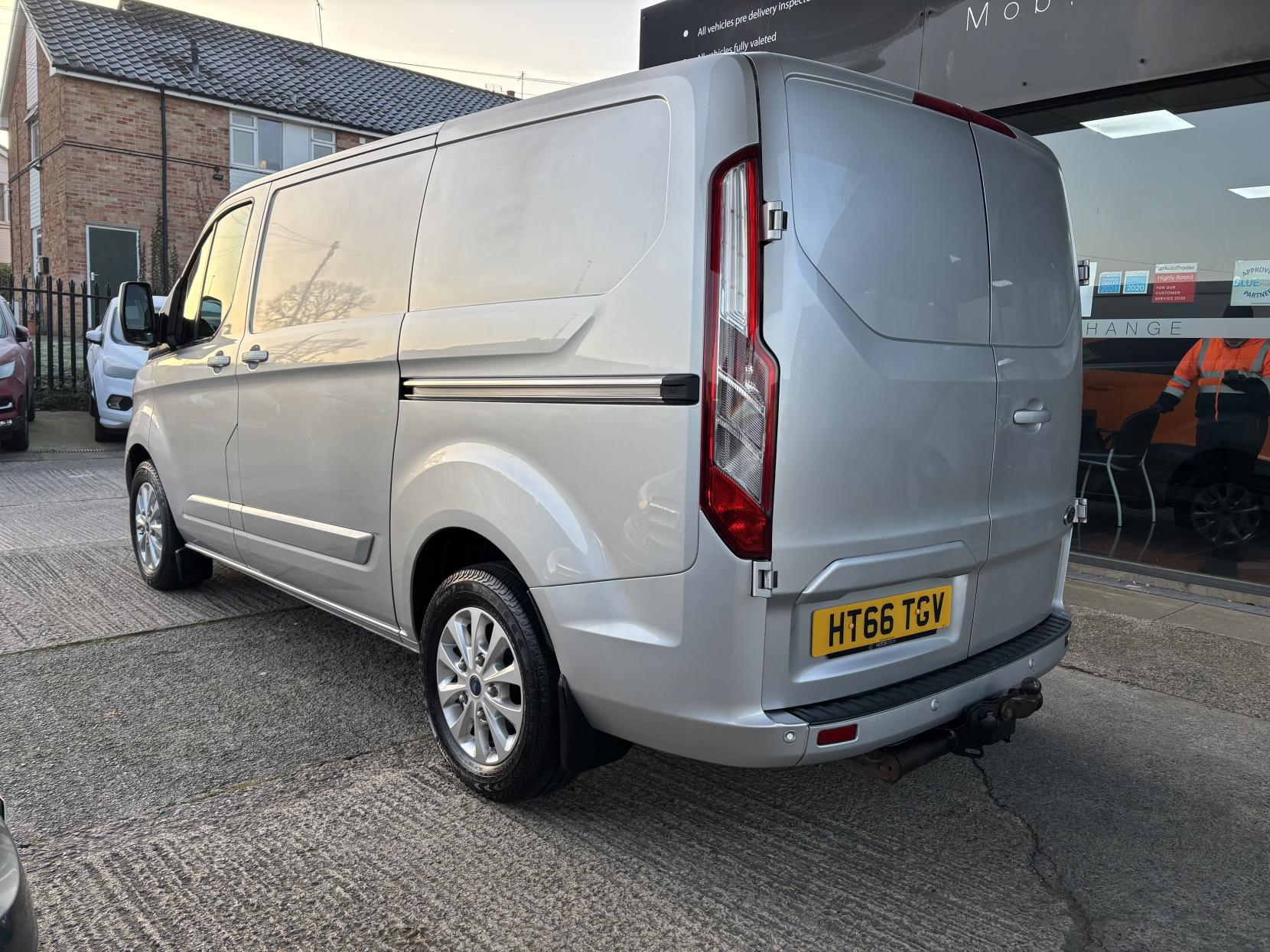 Ford Transit Custom 2.0 TDCi 290 Limited Panel Van 5dr Diesel Manual L1 H1 (163 g/km, 128 bhp)