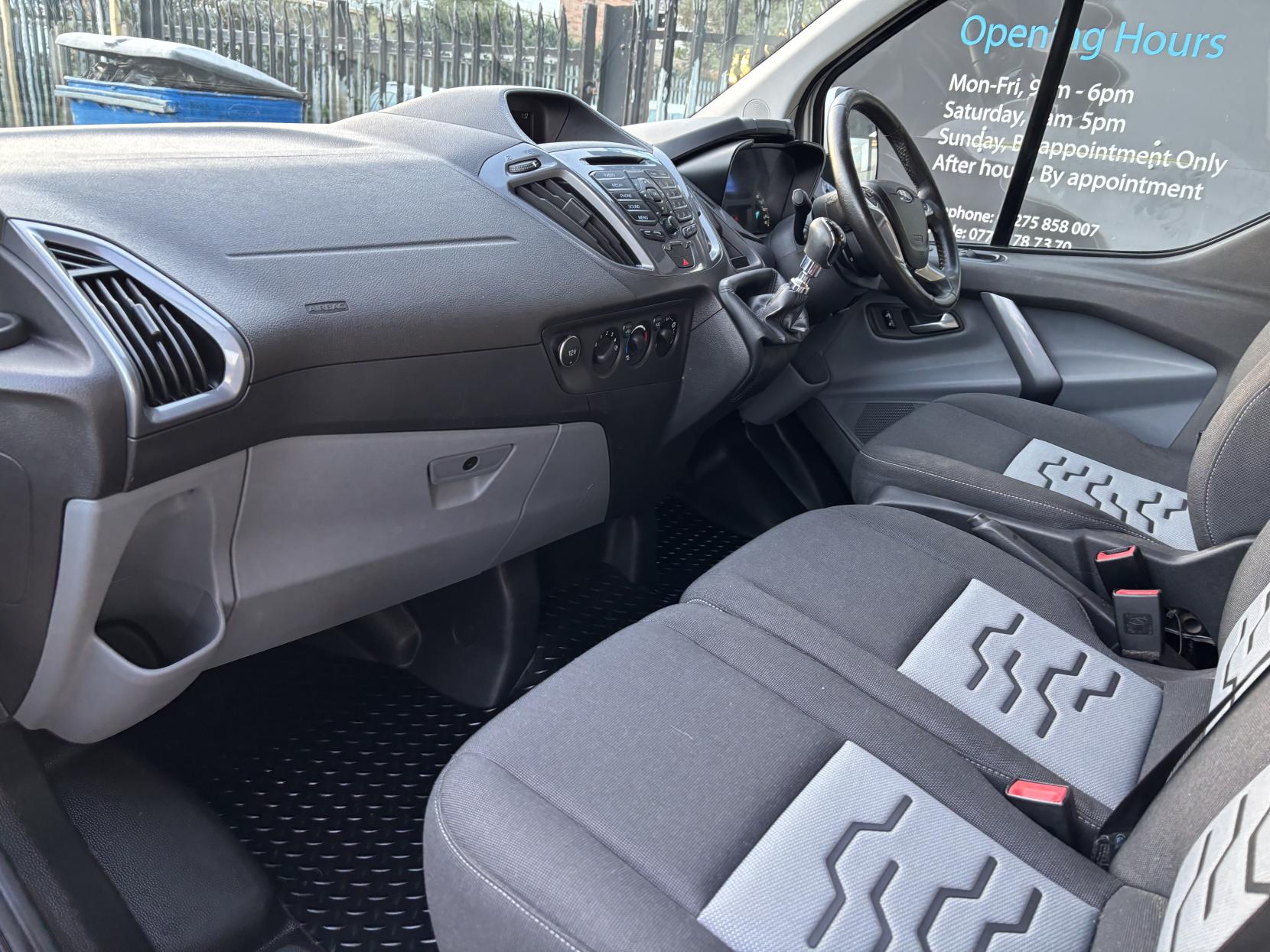 Ford Transit Custom 2.0 TDCi 290 Limited Panel Van 5dr Diesel Manual L1 H1 (163 g/km, 128 bhp)