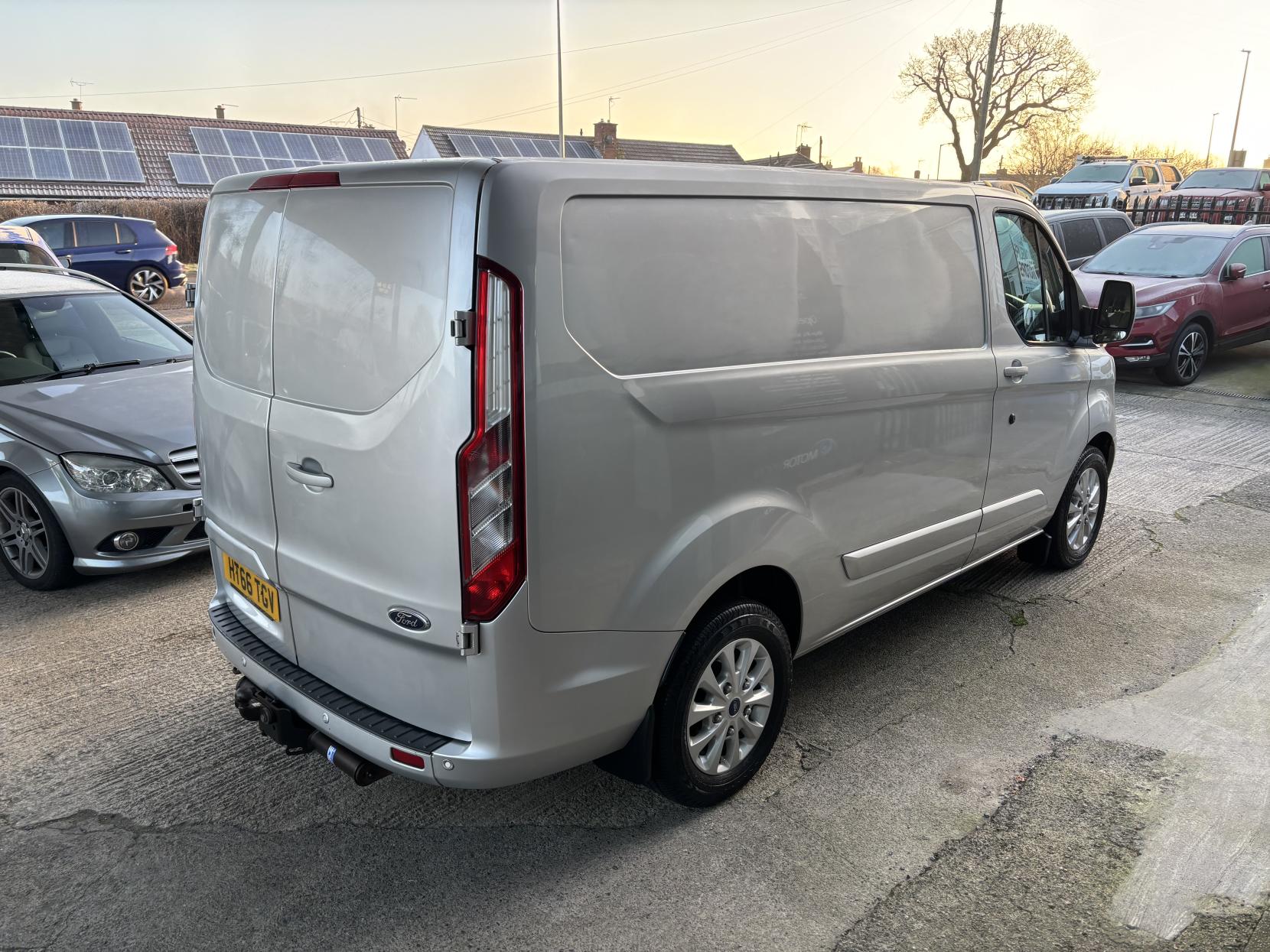 Ford Transit Custom 2.0 TDCi 290 Limited Panel Van 5dr Diesel Manual L1 H1 (163 g/km, 128 bhp)