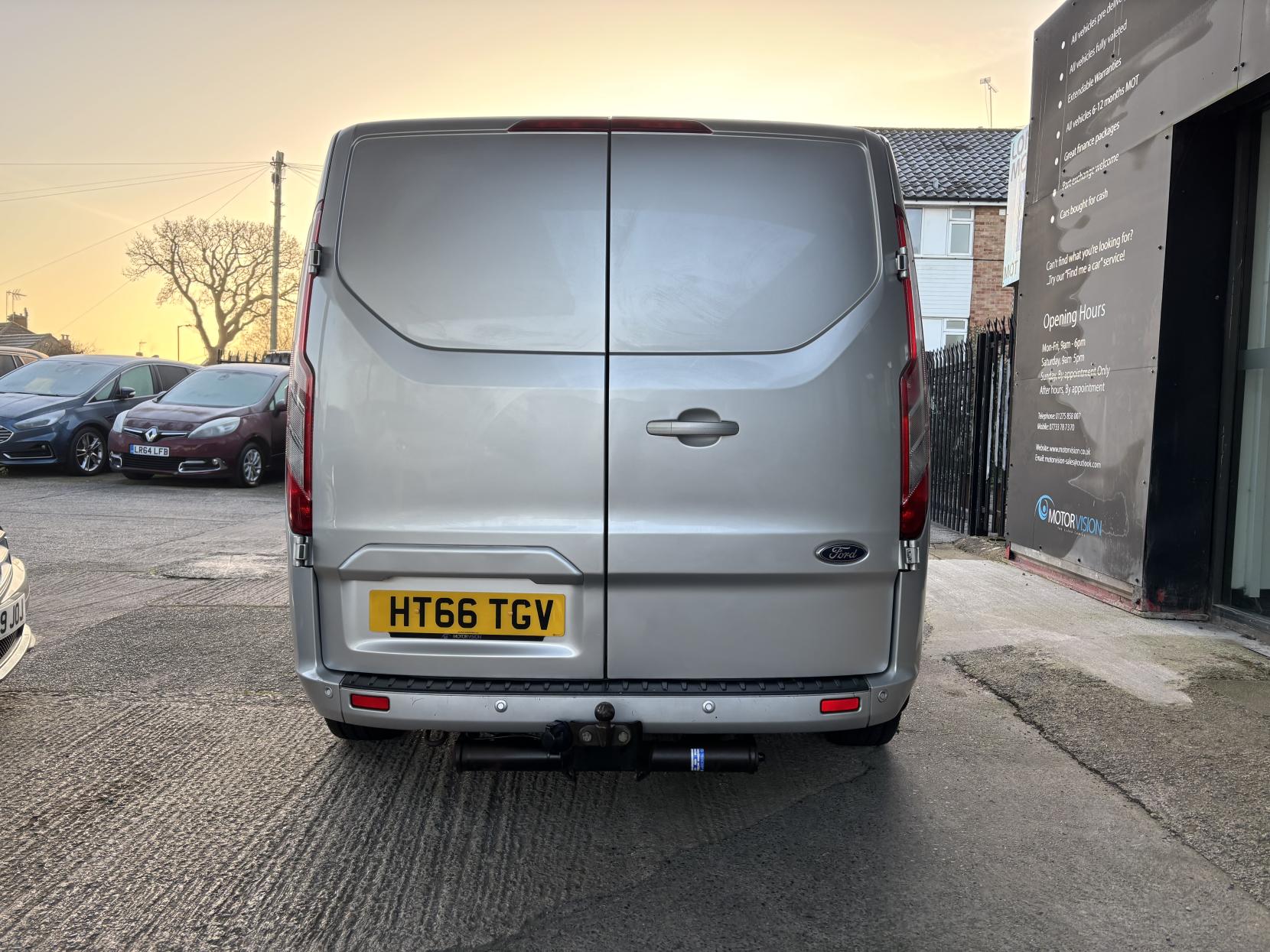 Ford Transit Custom 2.0 TDCi 290 Limited Panel Van 5dr Diesel Manual L1 H1 (163 g/km, 128 bhp)