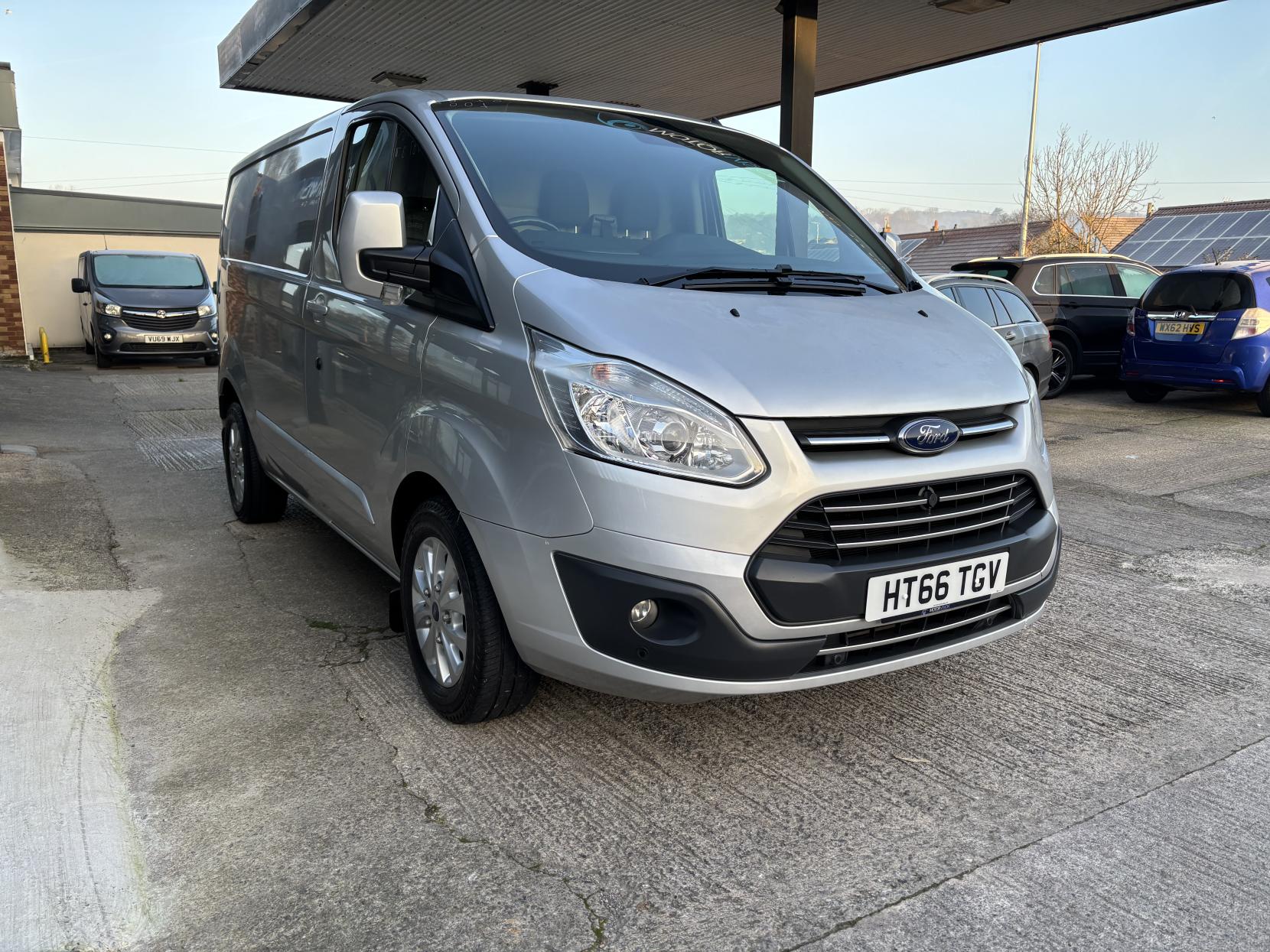 Ford Transit Custom 2.0 TDCi 290 Limited Panel Van 5dr Diesel Manual L1 H1 (163 g/km, 128 bhp)