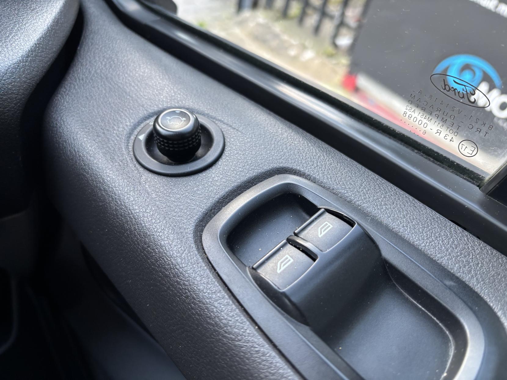 Ford Transit Custom 2.0 TDCi 290 Limited Panel Van 5dr Diesel Manual L1 H1 (163 g/km, 128 bhp)