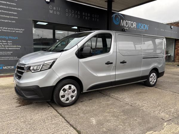 Renault Trafic 2.0 dCi Blue LL30 Business+ Panel Van 5dr Diesel Manual L2 H1 Euro 6 (s/s) (130 ps)